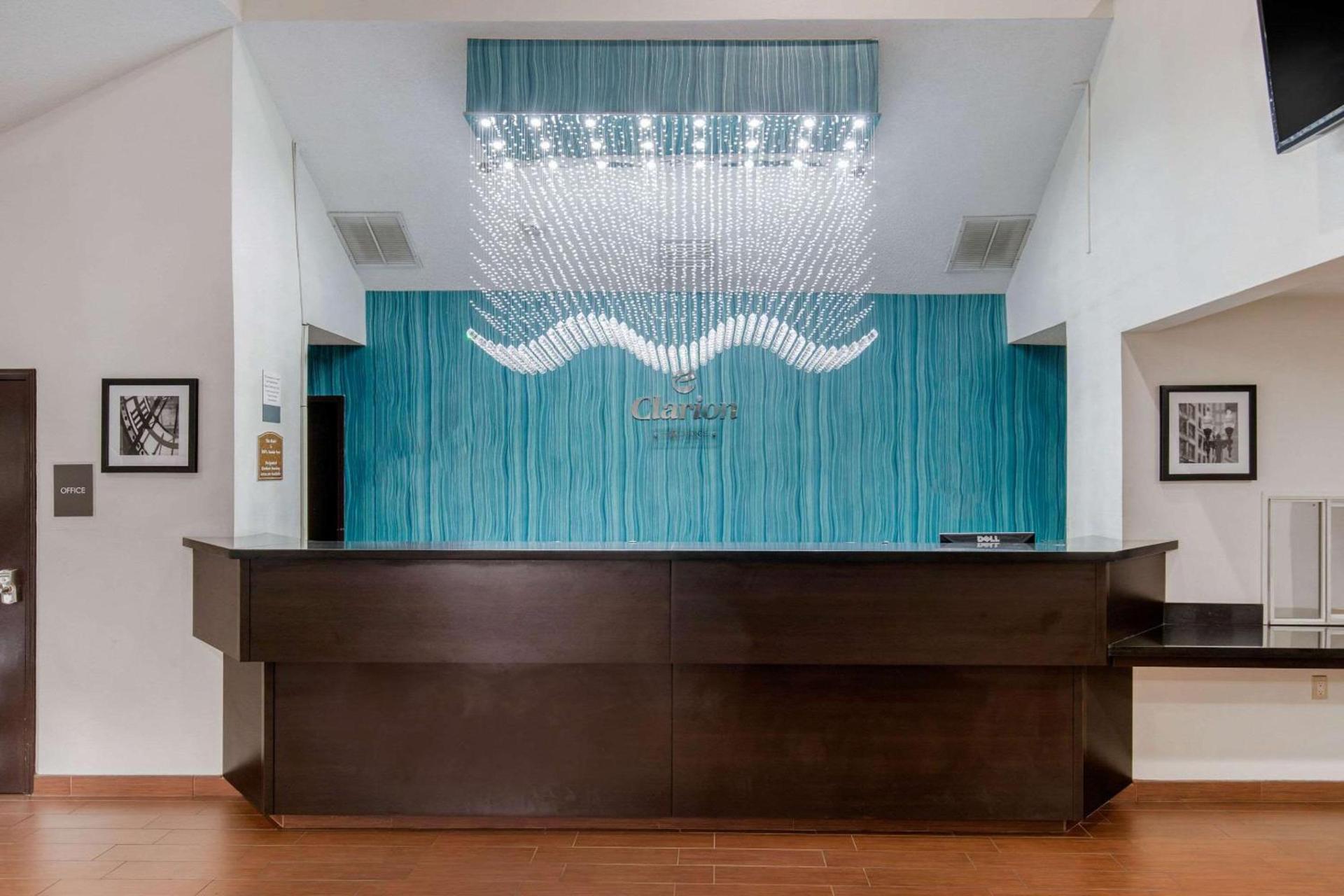 Clarion Inn & Suites DFW North photo 4