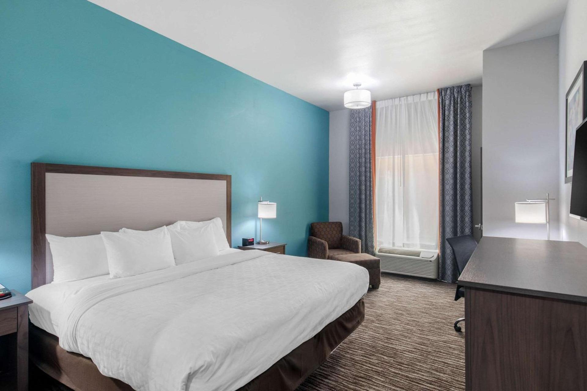 Clarion Inn & Suites DFW North photo 11