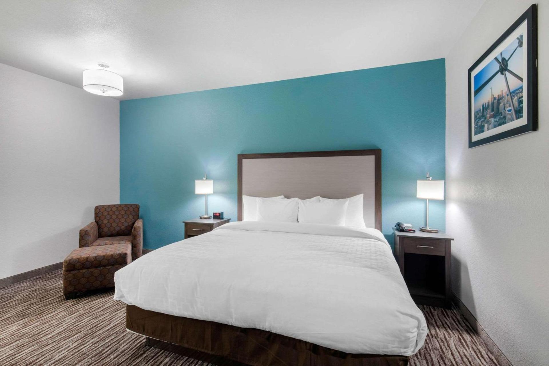 Clarion Inn & Suites DFW North photo 25
