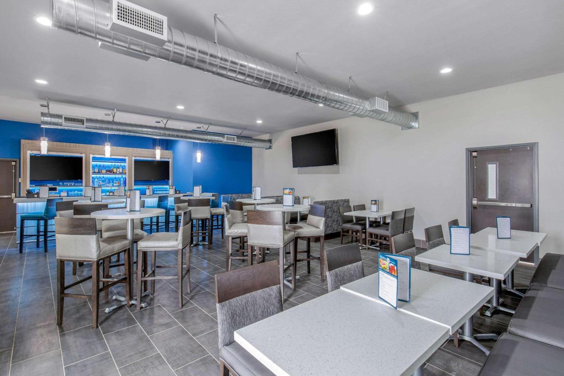 Clarion Inn & Suites DFW North photo 39