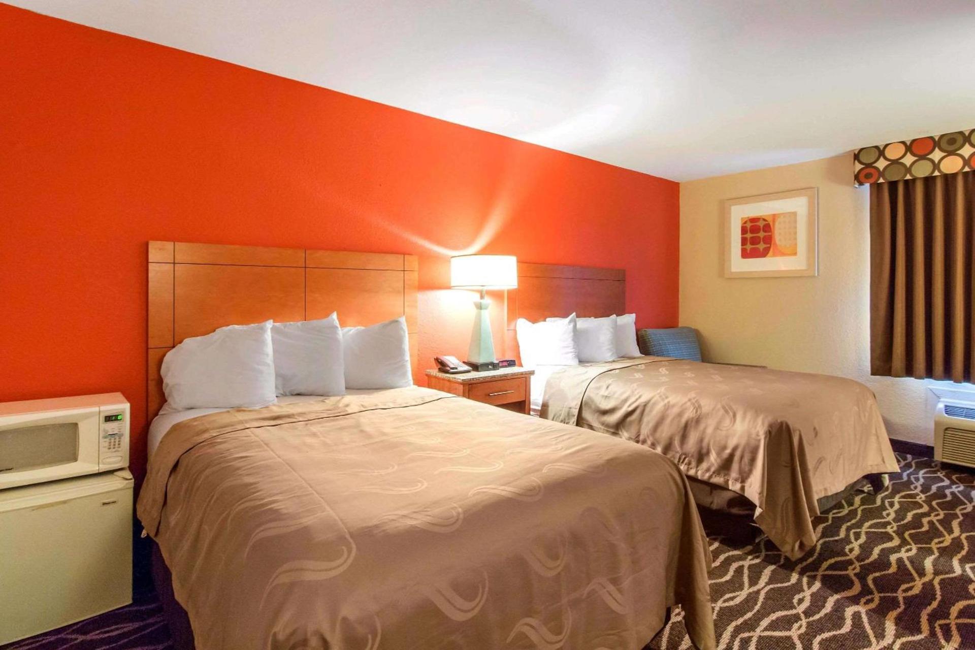 Quality Inn & Suites I-35 near Frost Bank Center photo 10