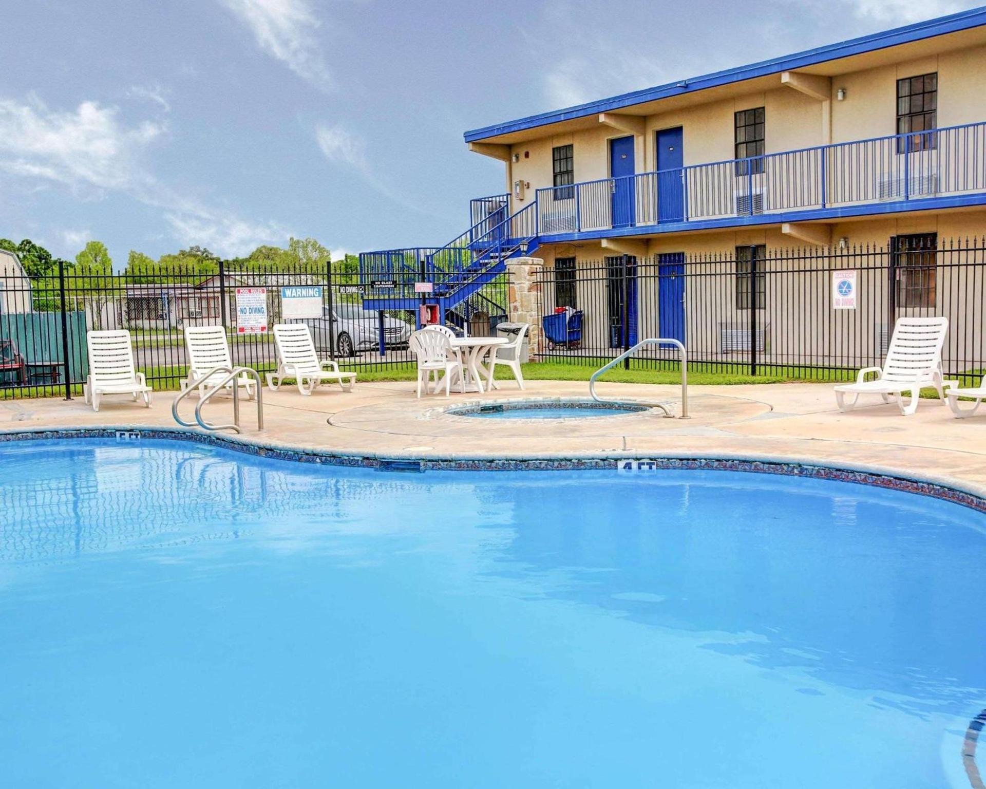 Rodeway Inn New Braunfels - San Antonio Area photo 5