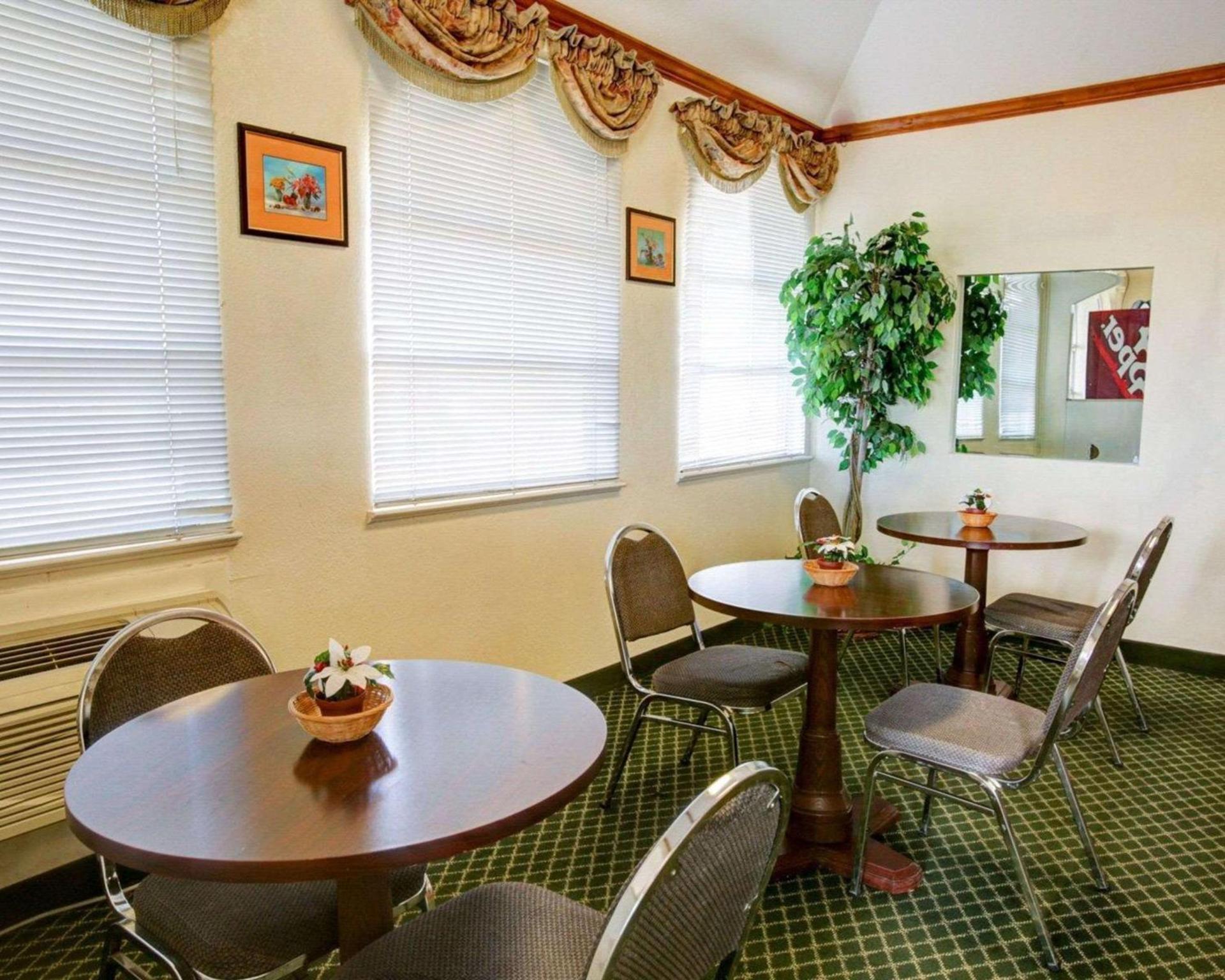 Econo Lodge Temple photo 37
