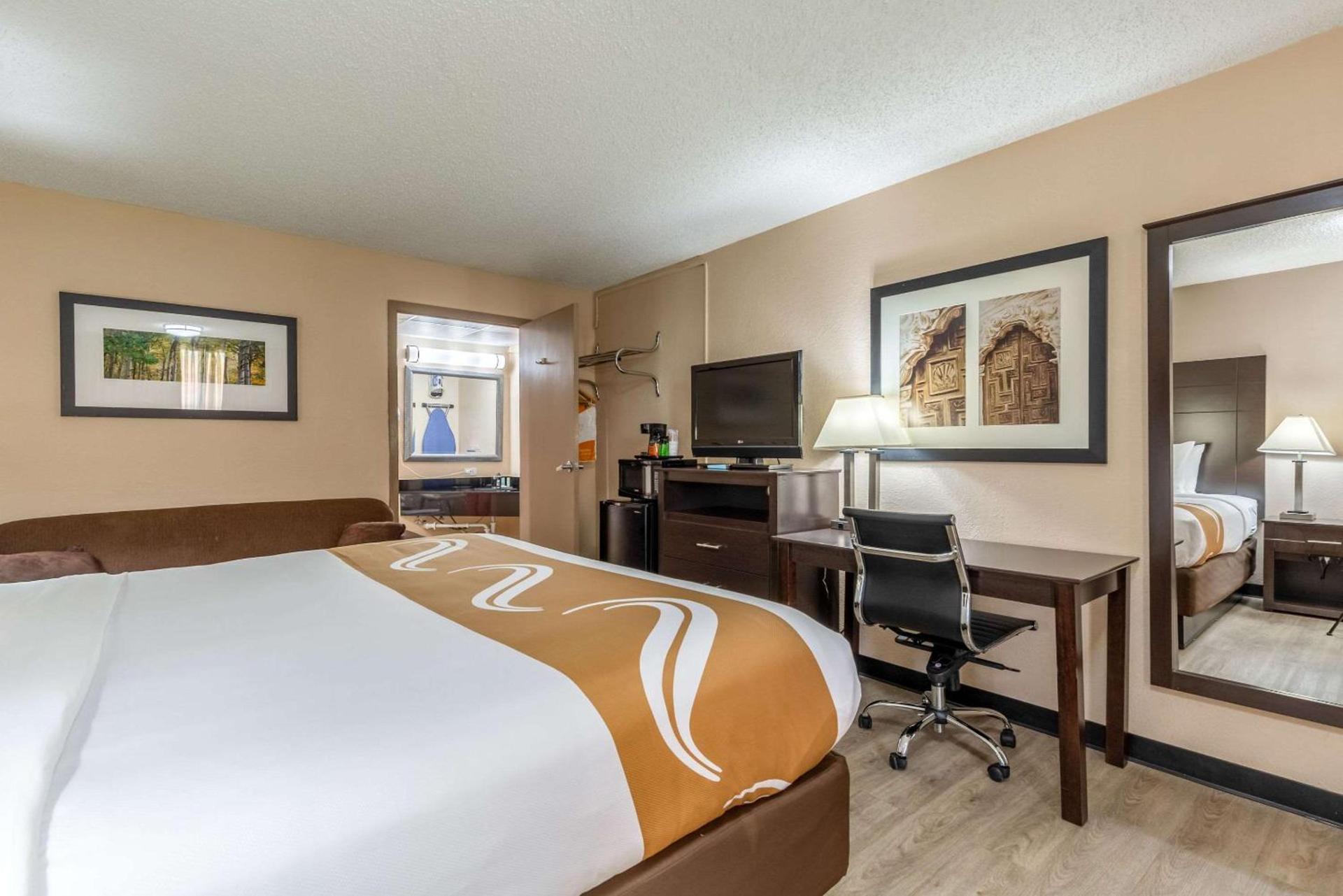 Quality Inn Pasadena - Houston East photo 14