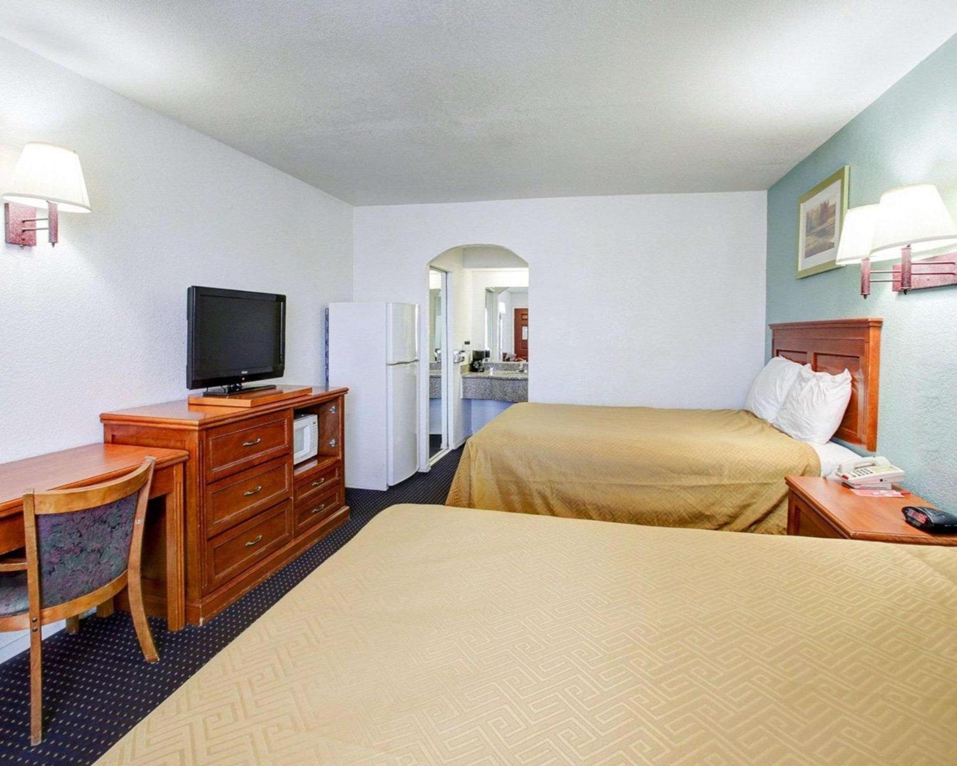 Econo Lodge Temple photo 34