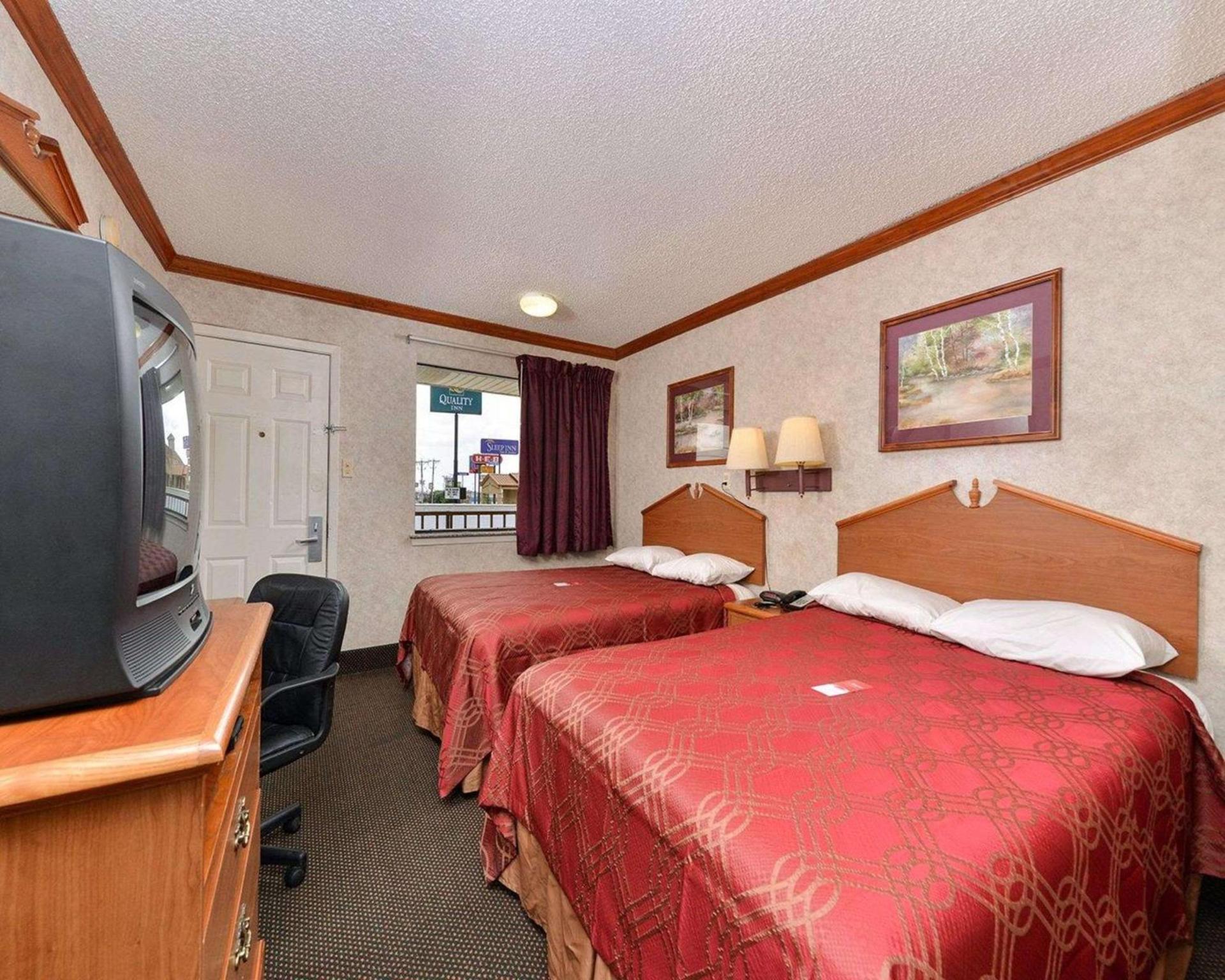 Econo Lodge photo 10