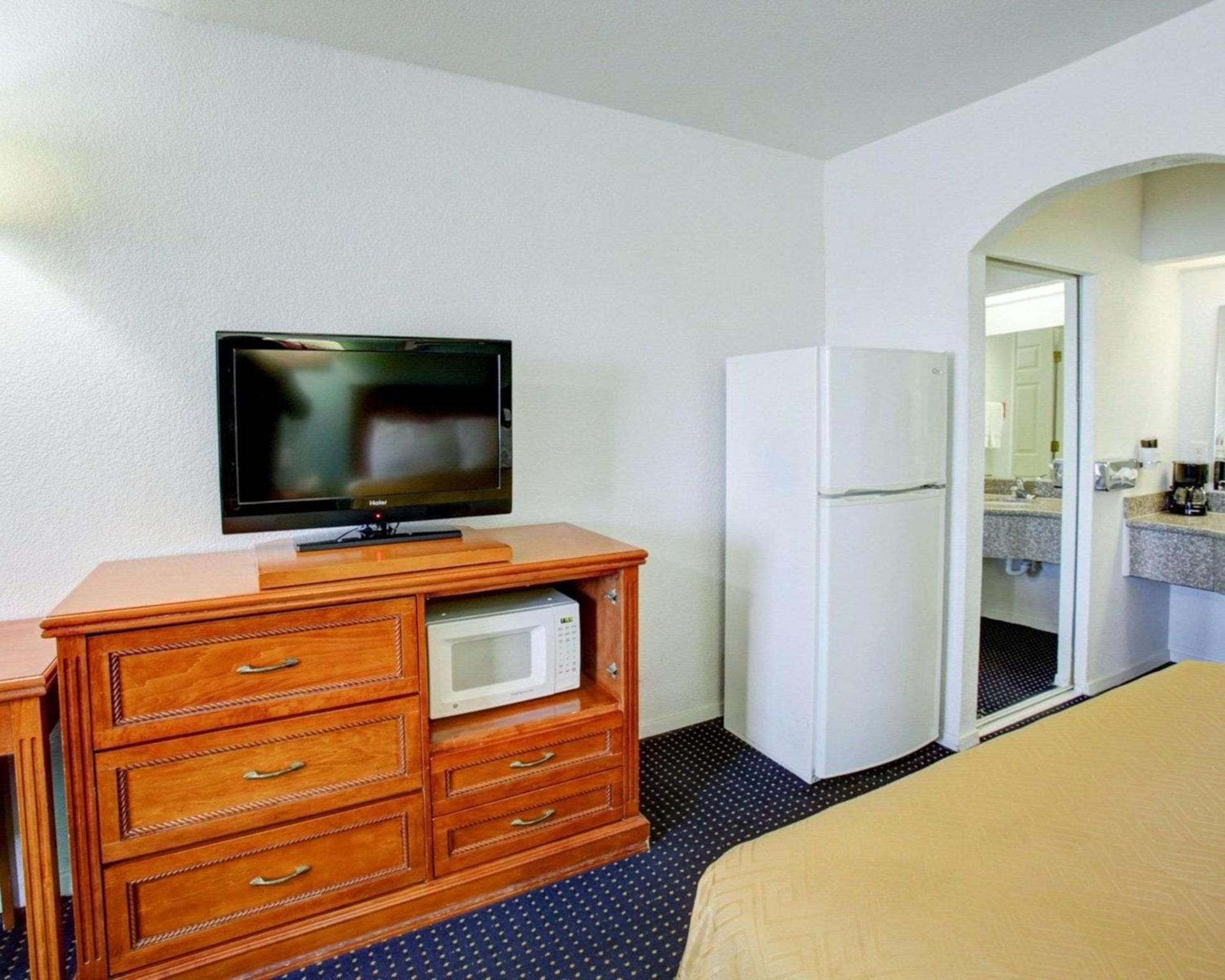 Econo Lodge Temple photo 27