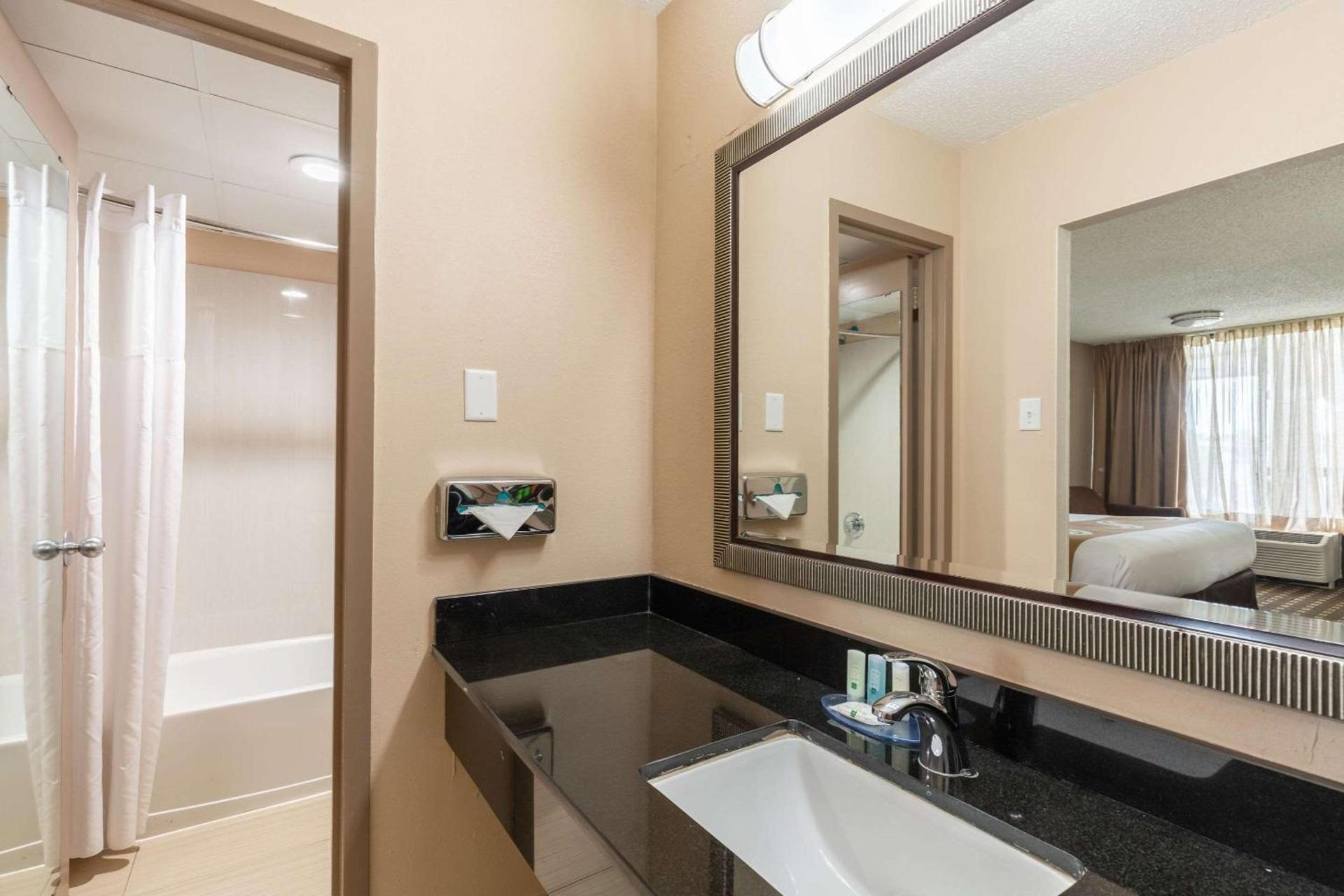 Quality Inn Pasadena - Houston East photo 24
