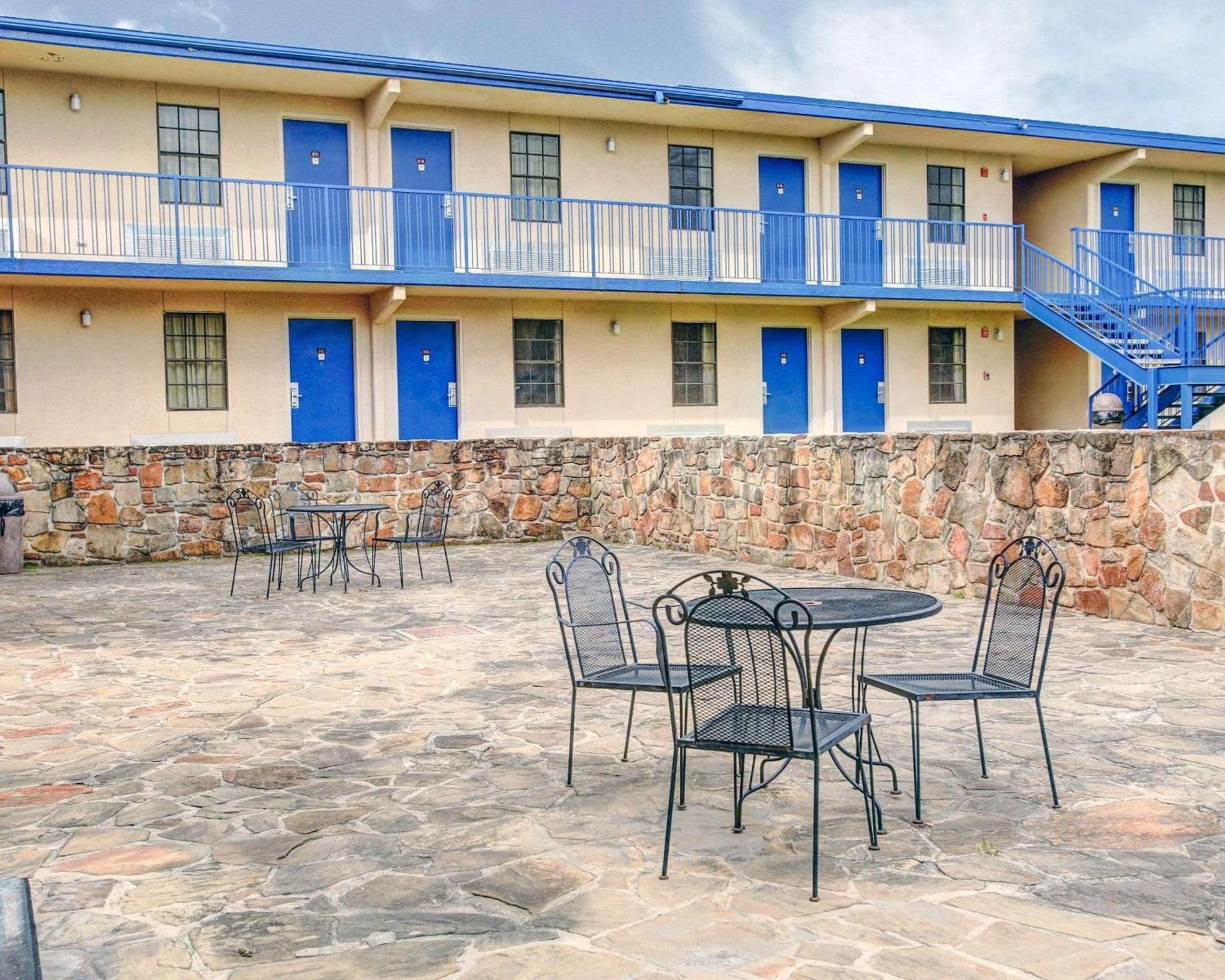 Rodeway Inn New Braunfels - San Antonio Area photo 15