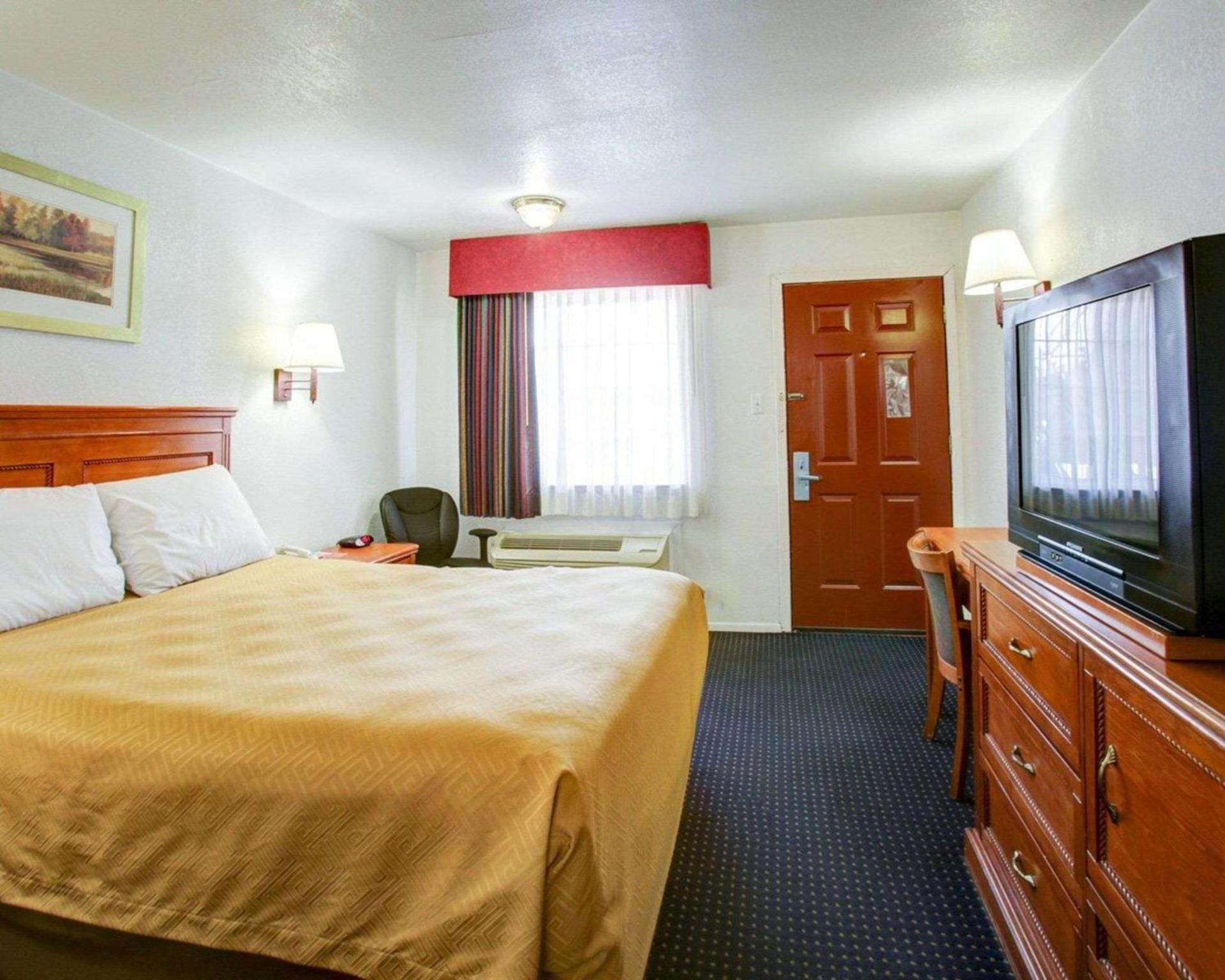 Econo Lodge Temple photo 39