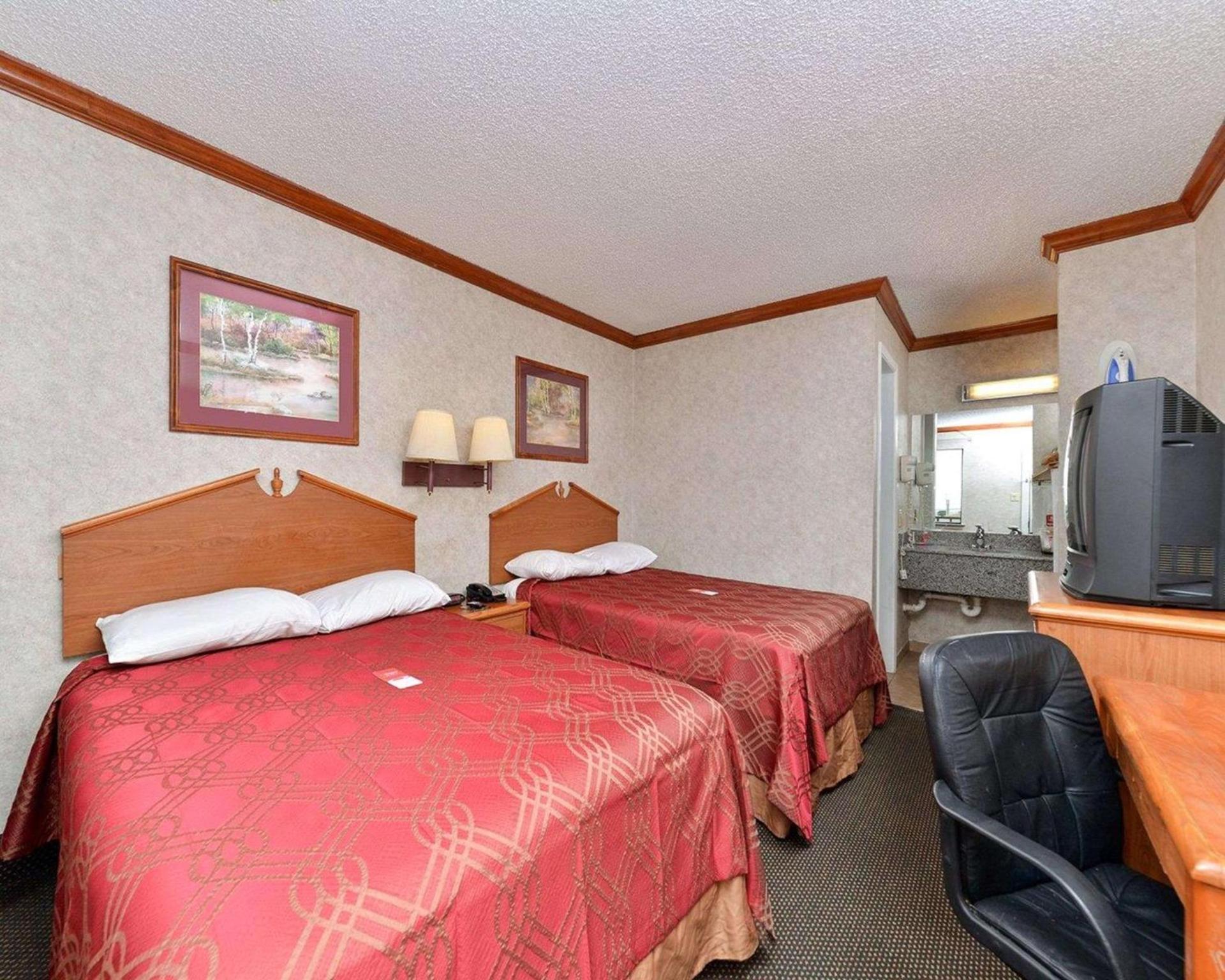 Econo Lodge photo 3