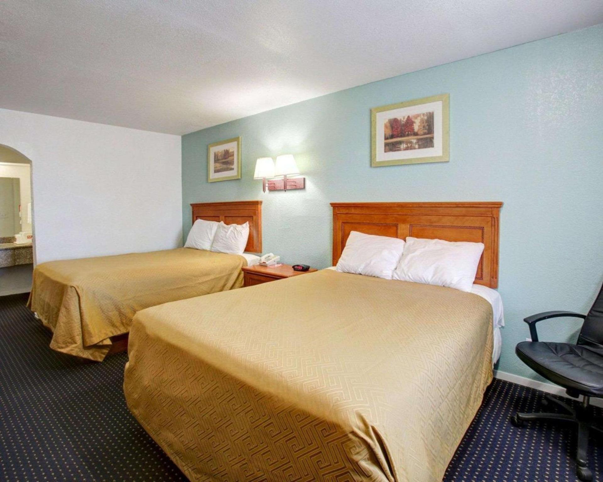 Econo Lodge Temple photo 17