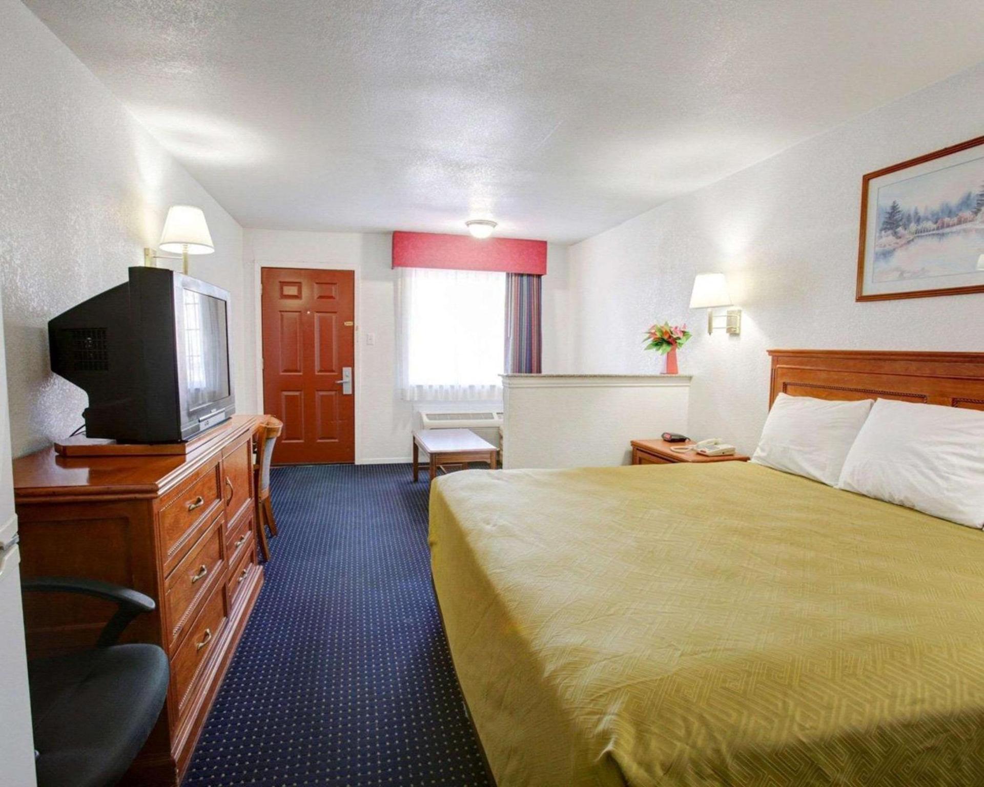 Econo Lodge Temple photo 9