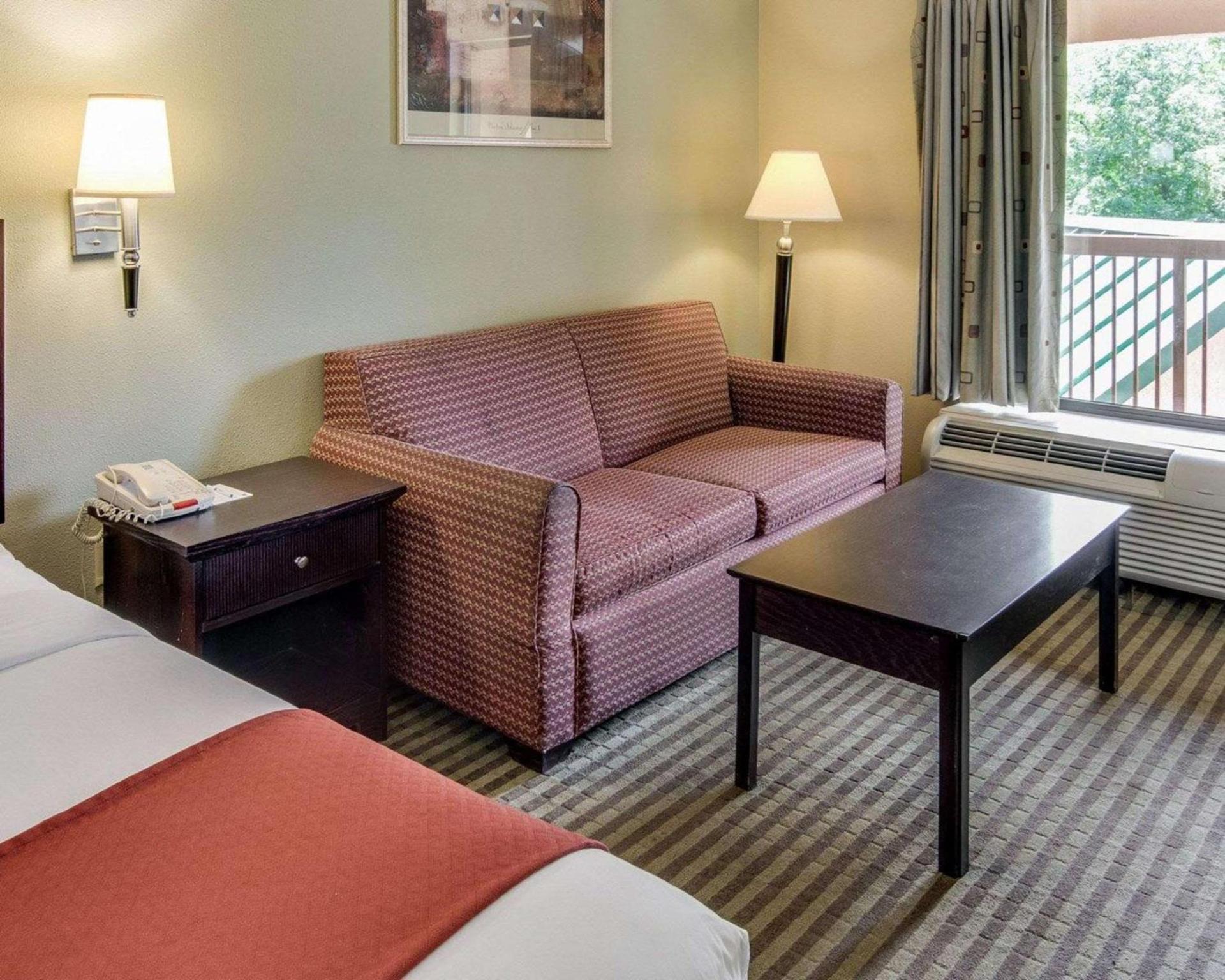 Quality Inn Mt Pleasant photo 27
