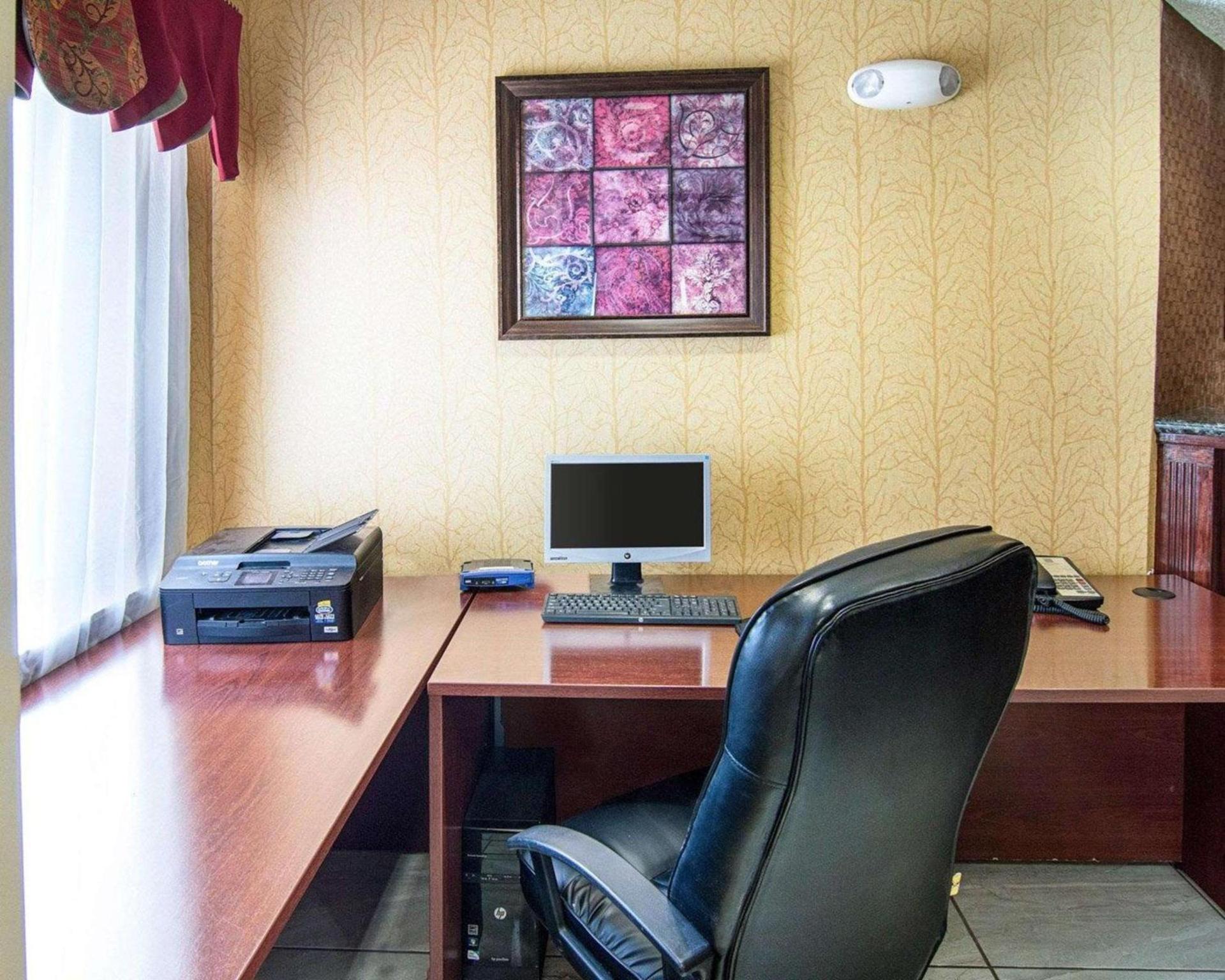 Quality Inn photo 25