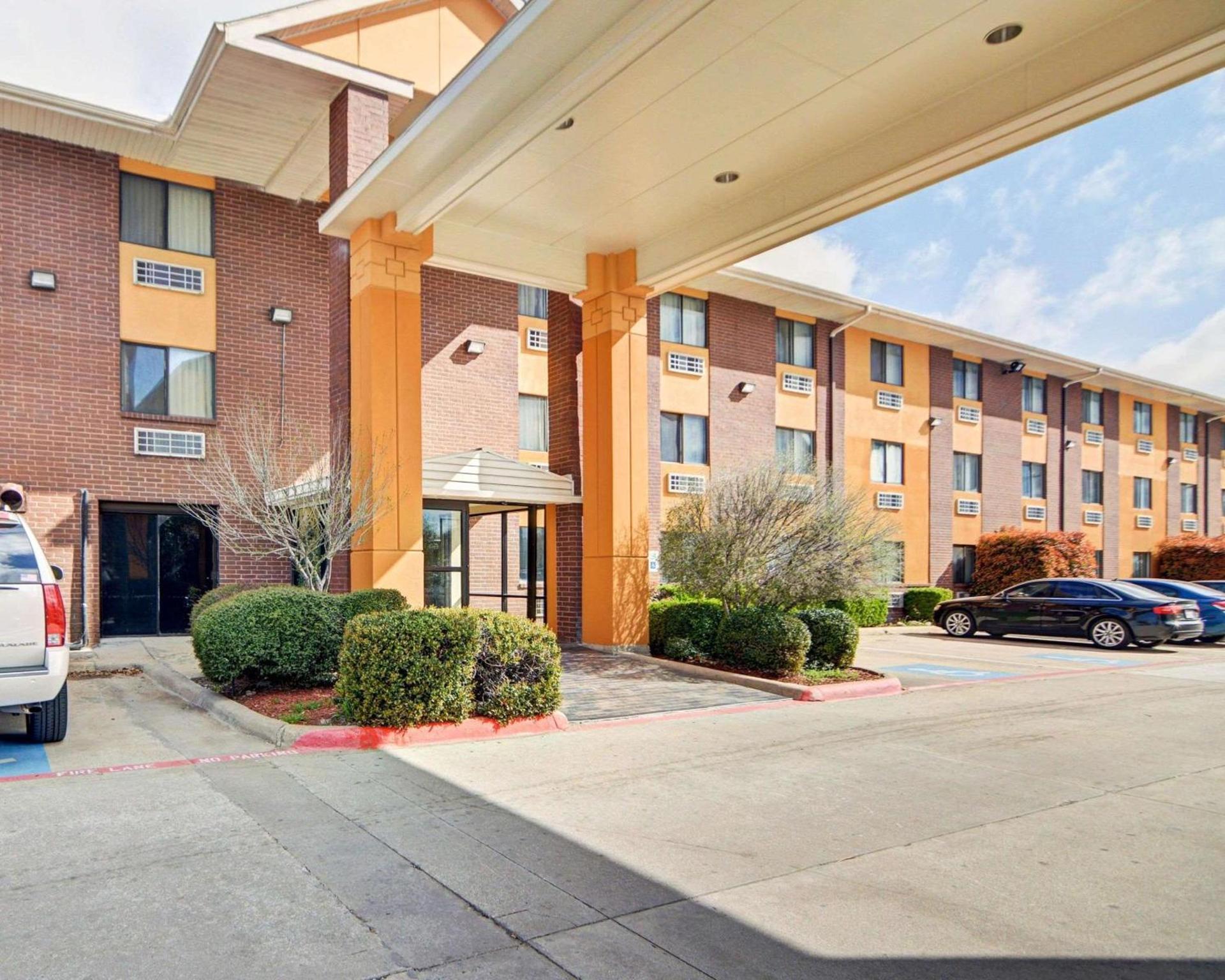 Quality Inn DFW Airport North photo 3