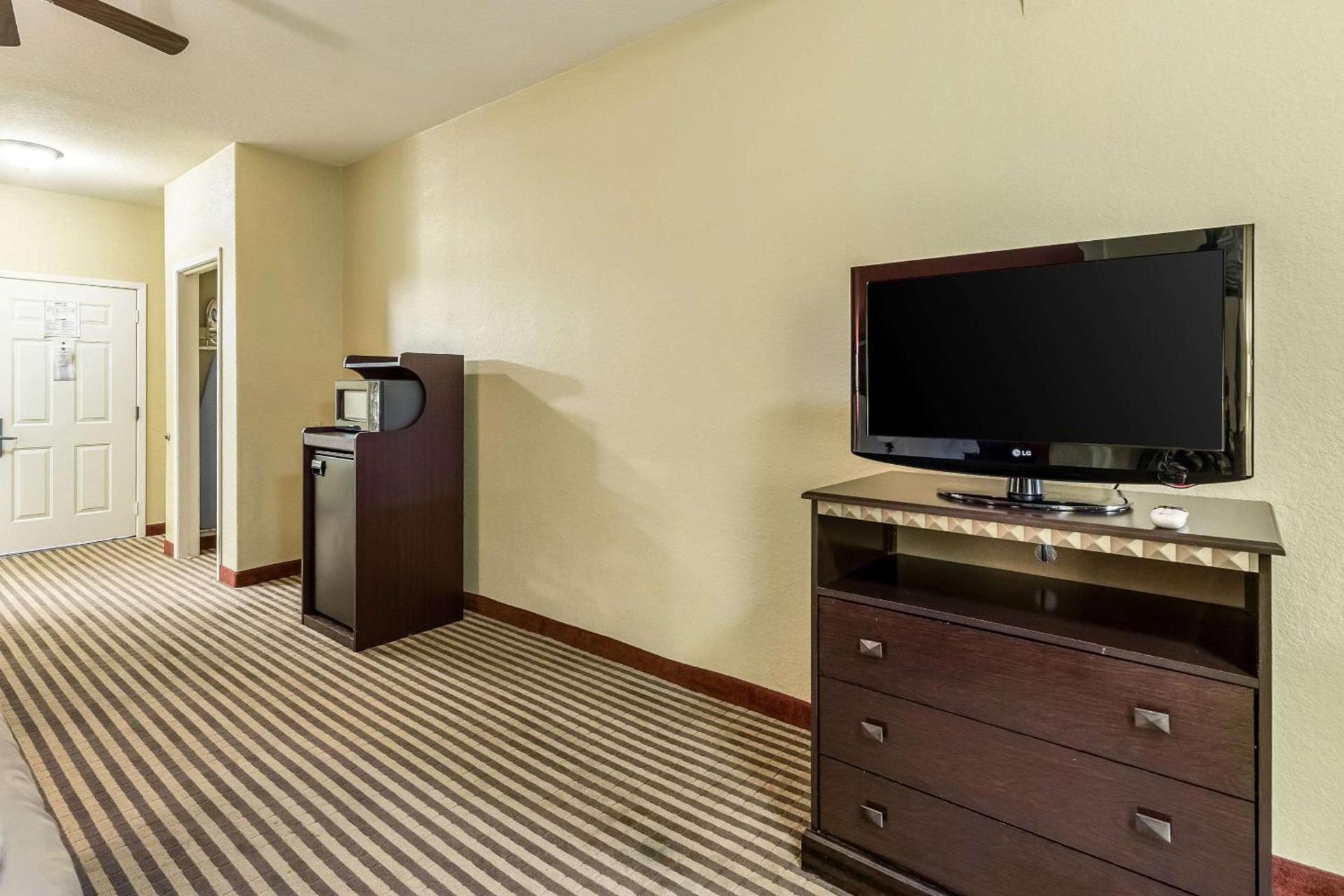 Studio 6 Suites Houston, TX - Spring photo 19