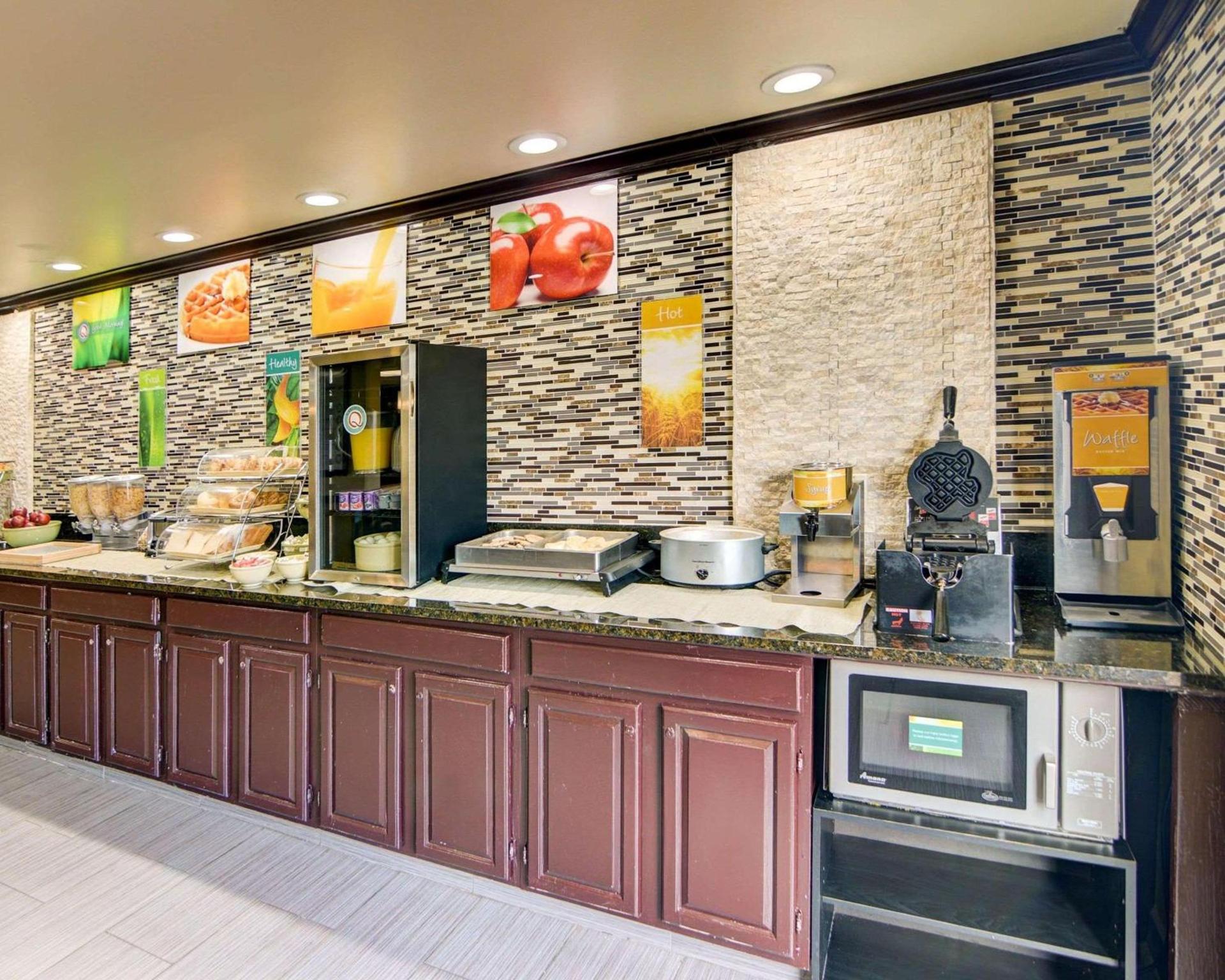 Quality Inn DFW Airport North photo 25