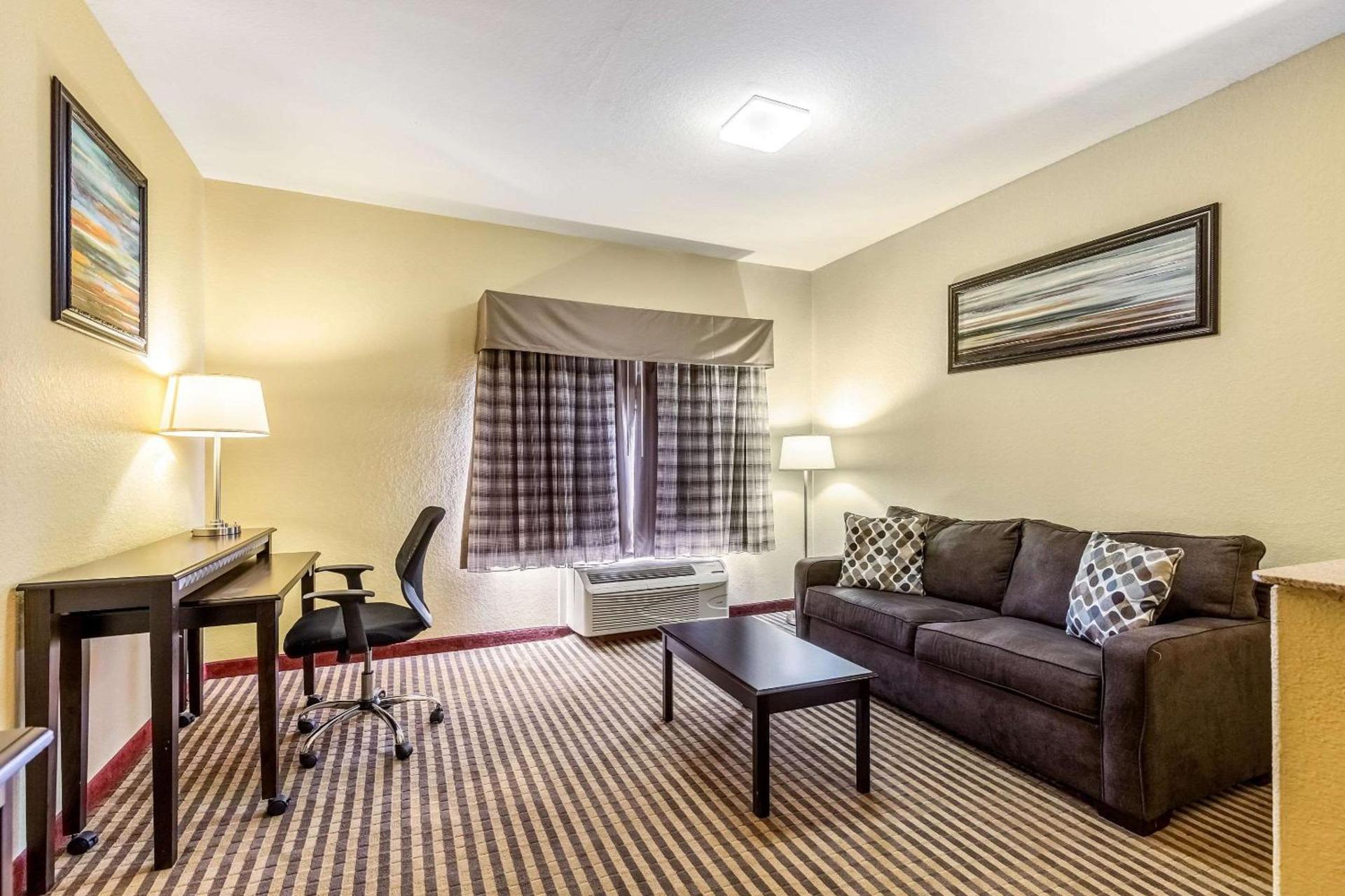 Studio 6 Suites Houston, TX - Spring photo 11