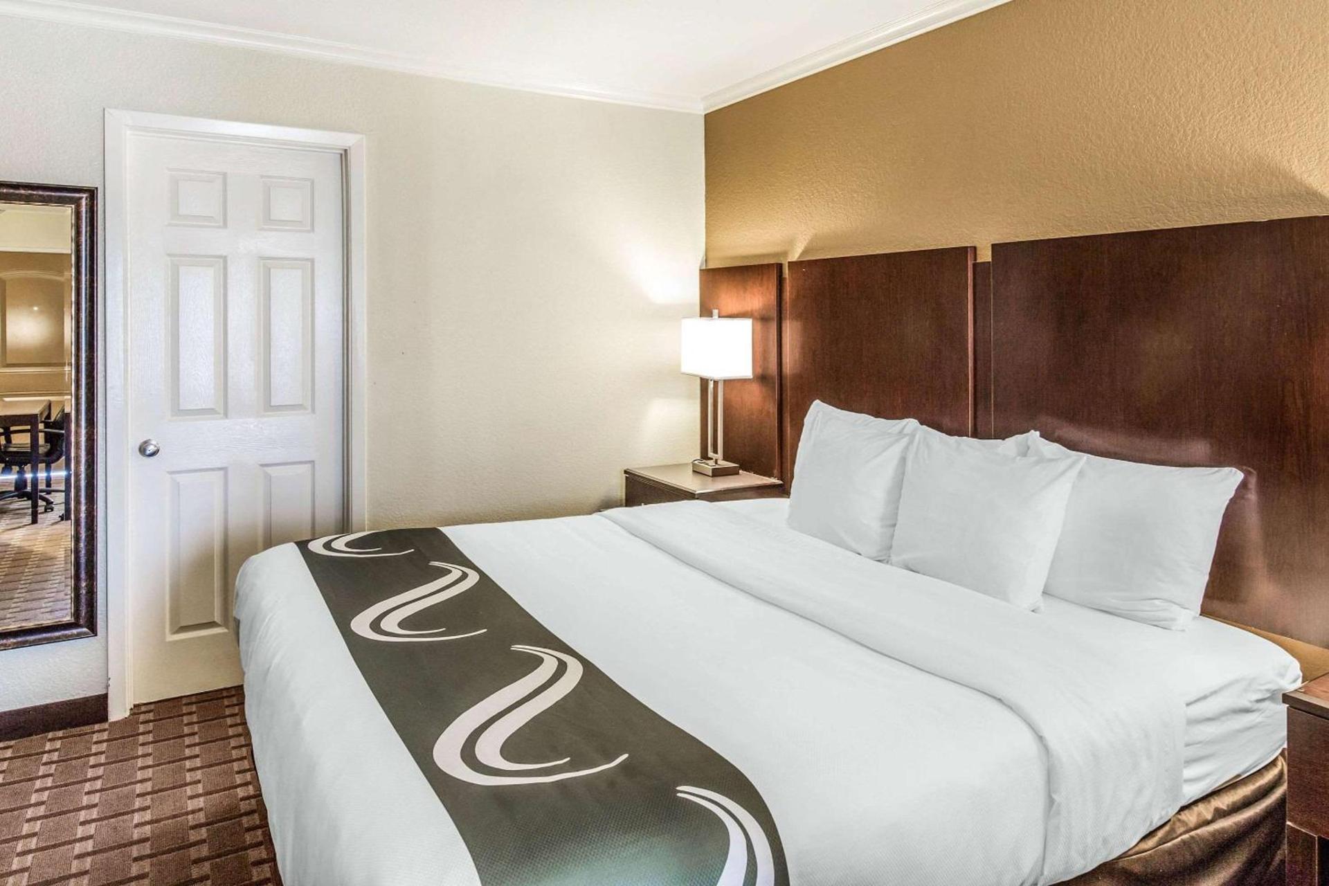 Quality Inn & Suites photo 14