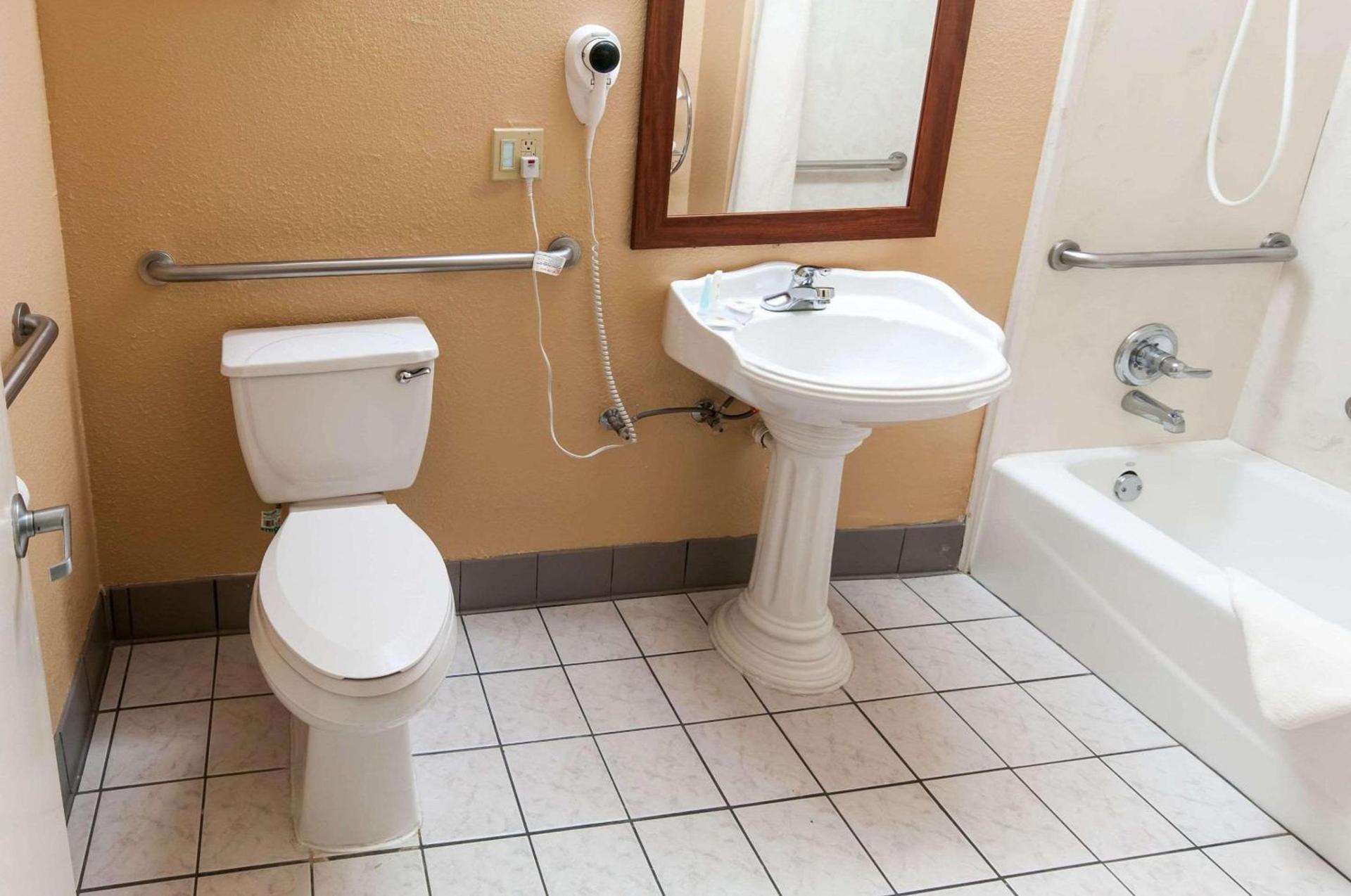 Comfort Inn North Conroe photo 17