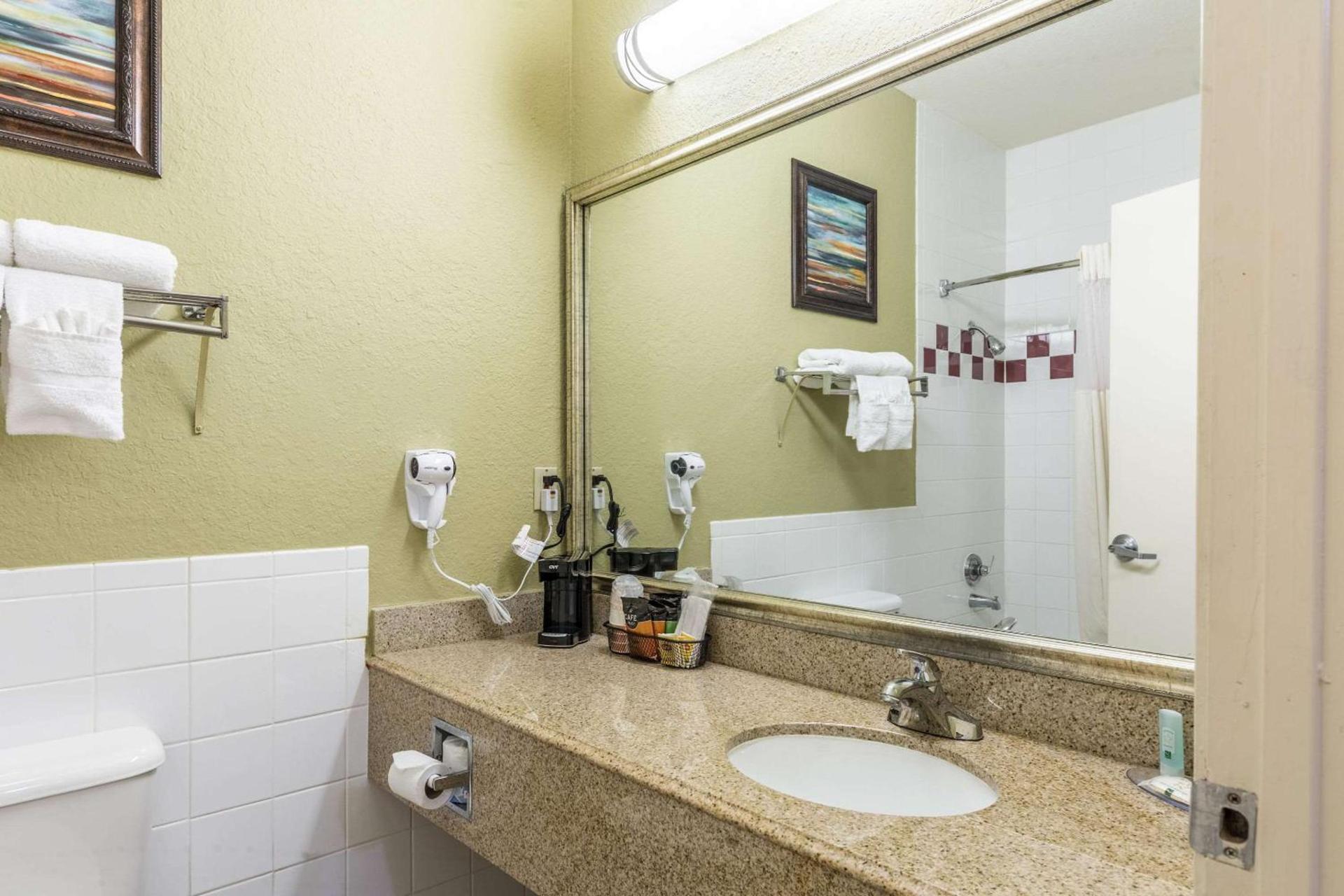Studio 6 Suites Houston, TX - Spring photo 8