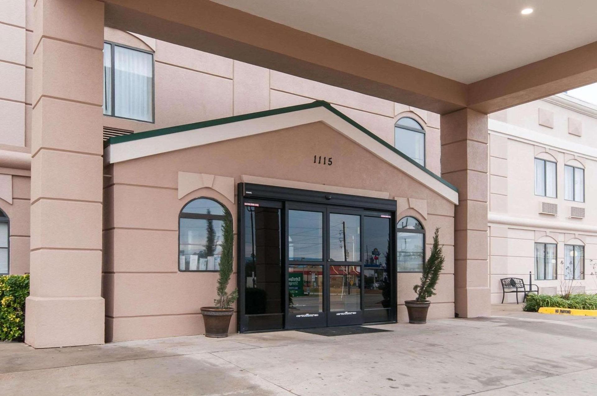 Comfort Inn North Conroe photo 2