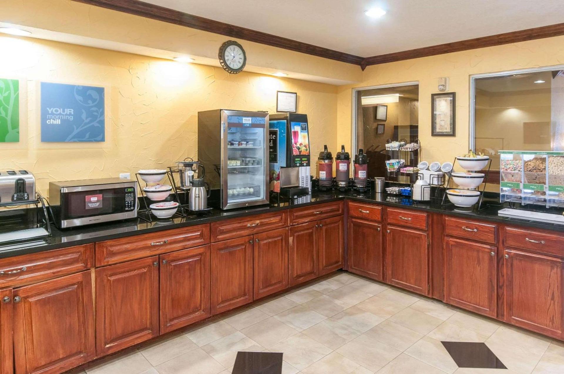Comfort Inn North Conroe photo 35