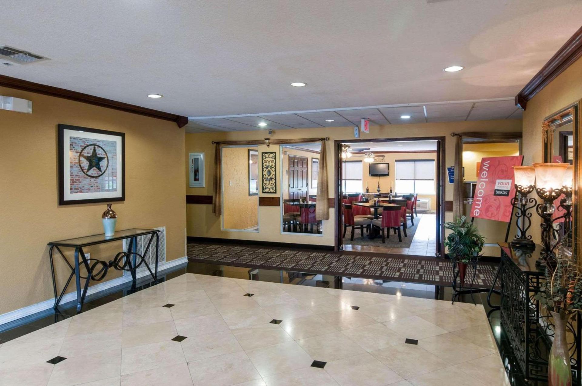 Comfort Inn North Conroe photo 8