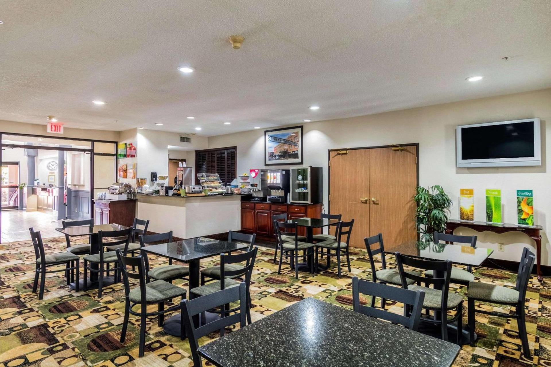 Quality Suites Burleson - Ft Worth photo 33