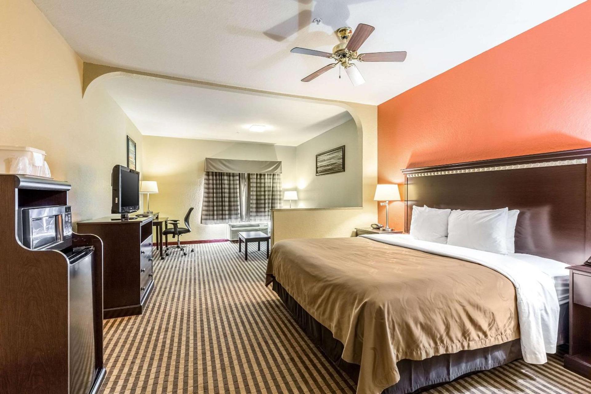Studio 6 Suites Houston, TX - Spring photo 10