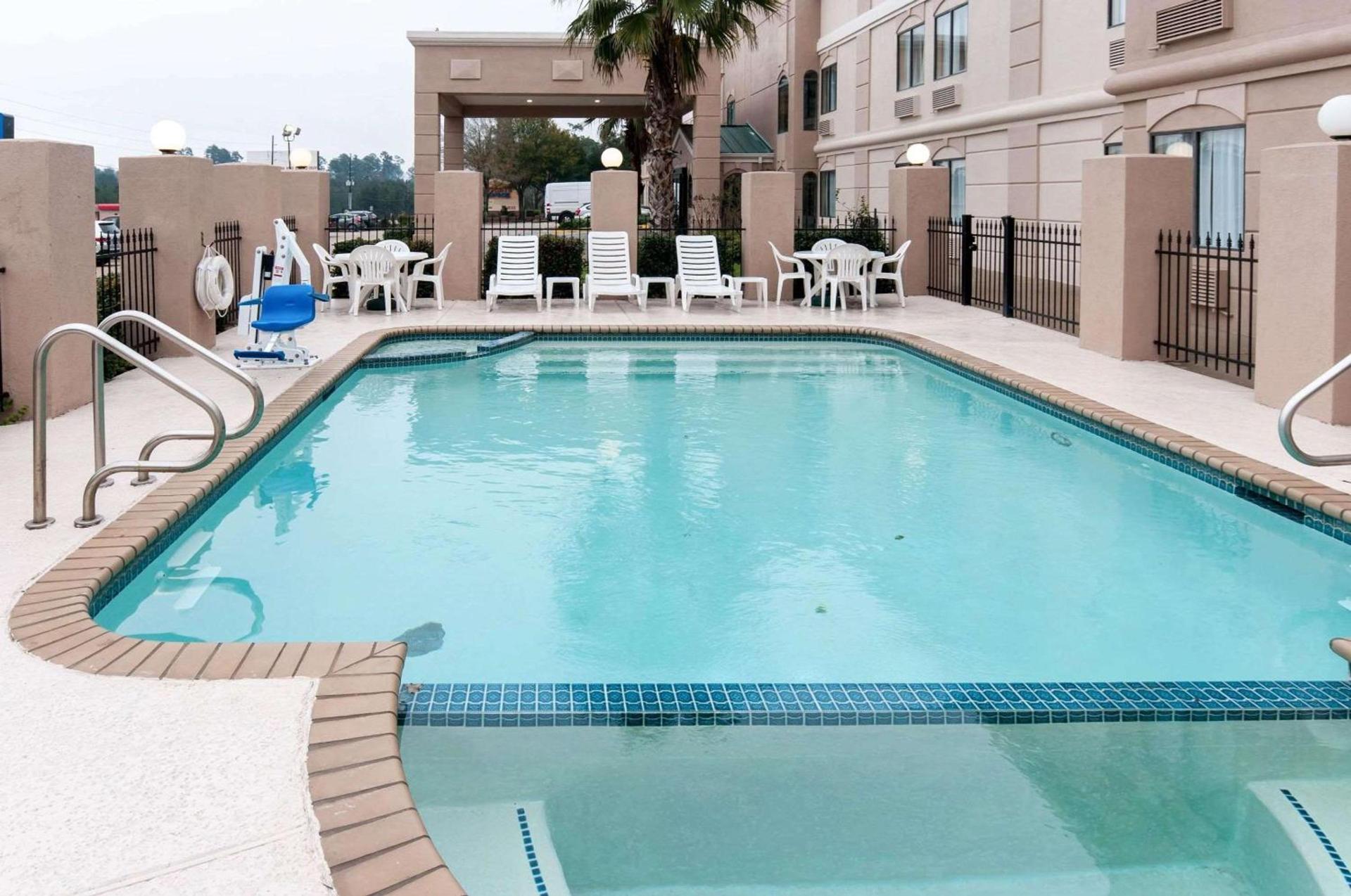 Comfort Inn North Conroe photo 27