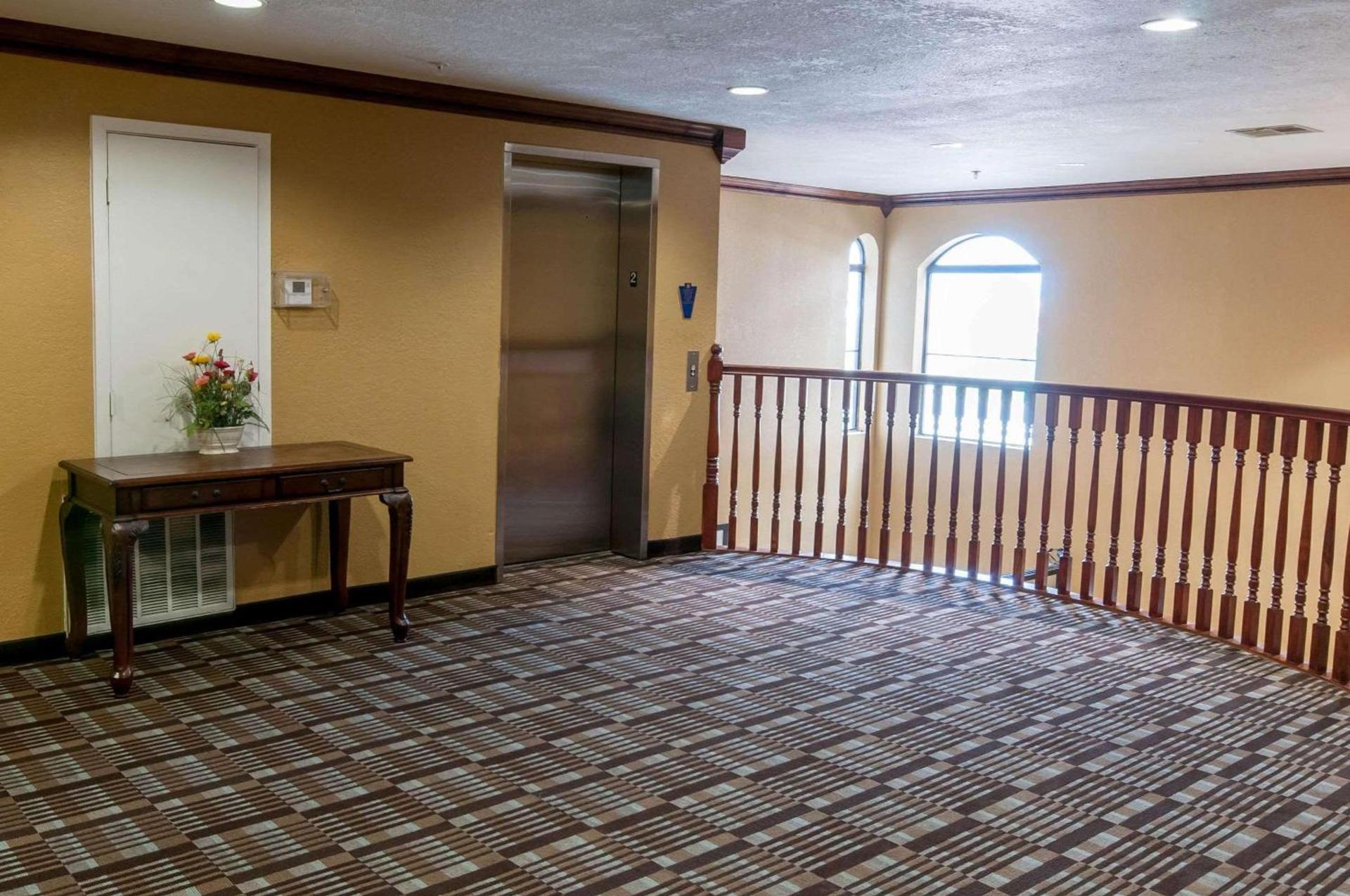Comfort Inn North Conroe photo 4