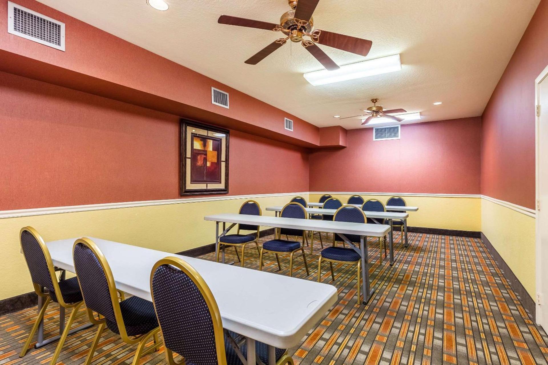 Studio 6 Suites Houston, TX - Spring photo 26