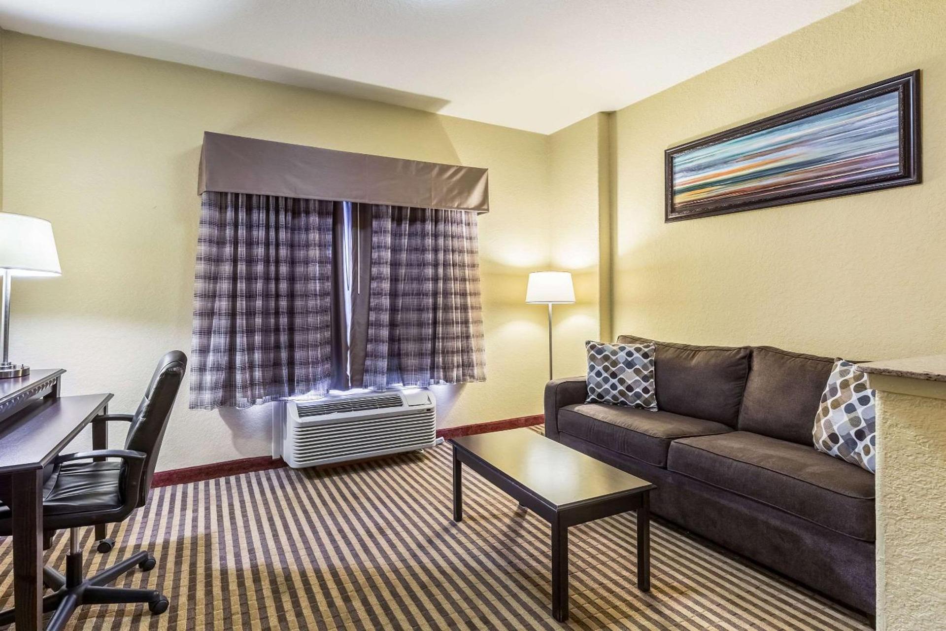 Studio 6 Suites Houston, TX - Spring photo 18