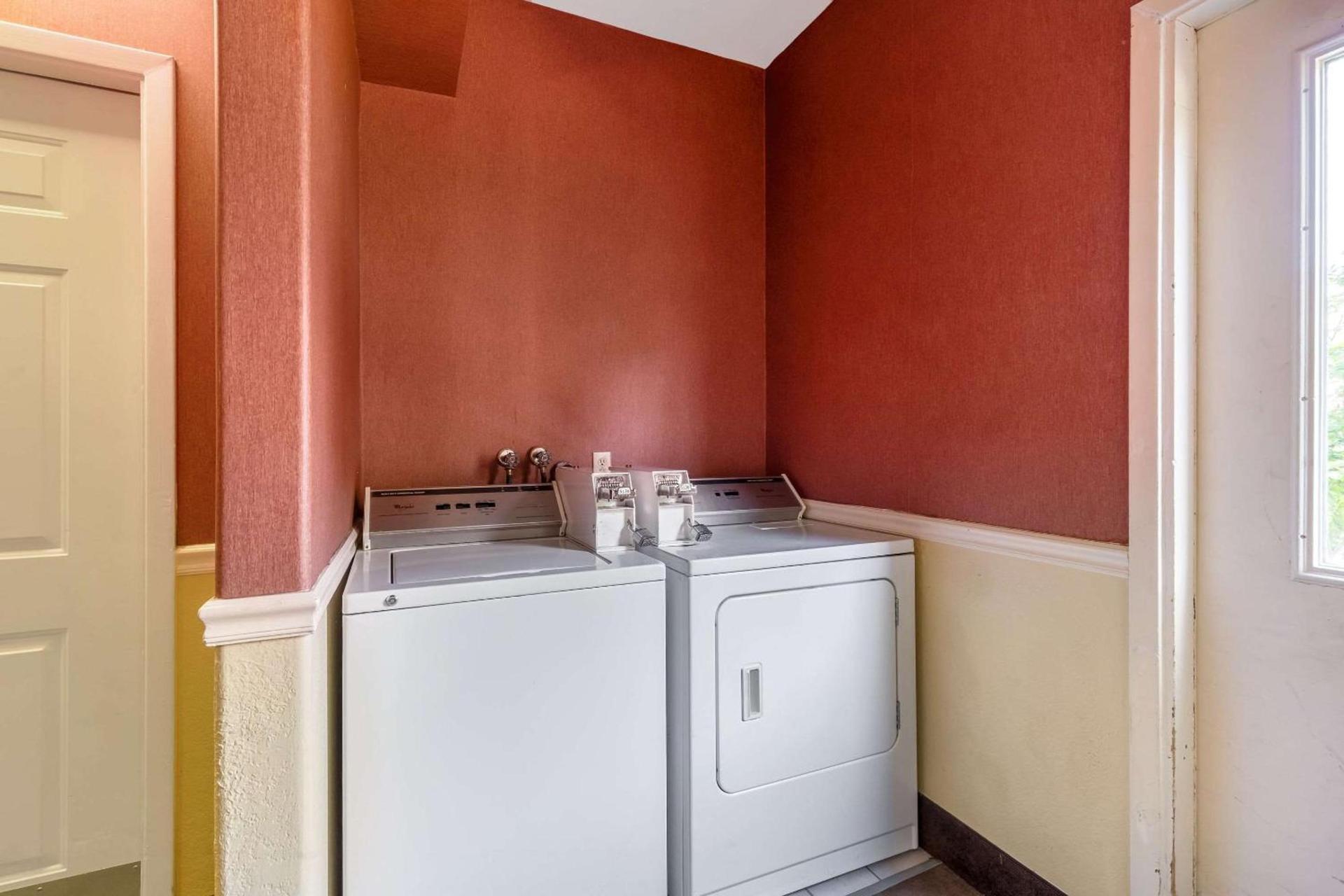 Studio 6 Suites Houston, TX - Spring photo 30