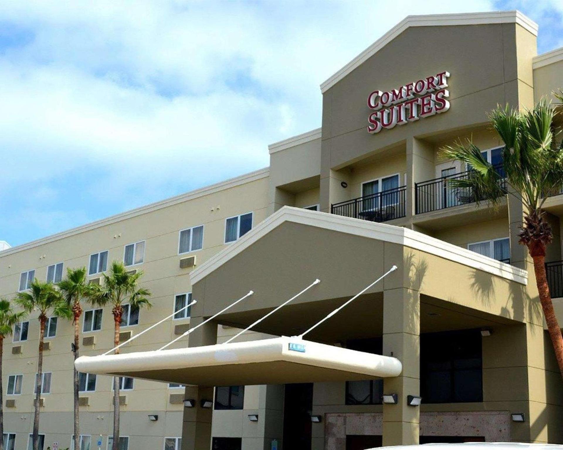 Comfort Suites Beachside photo 2