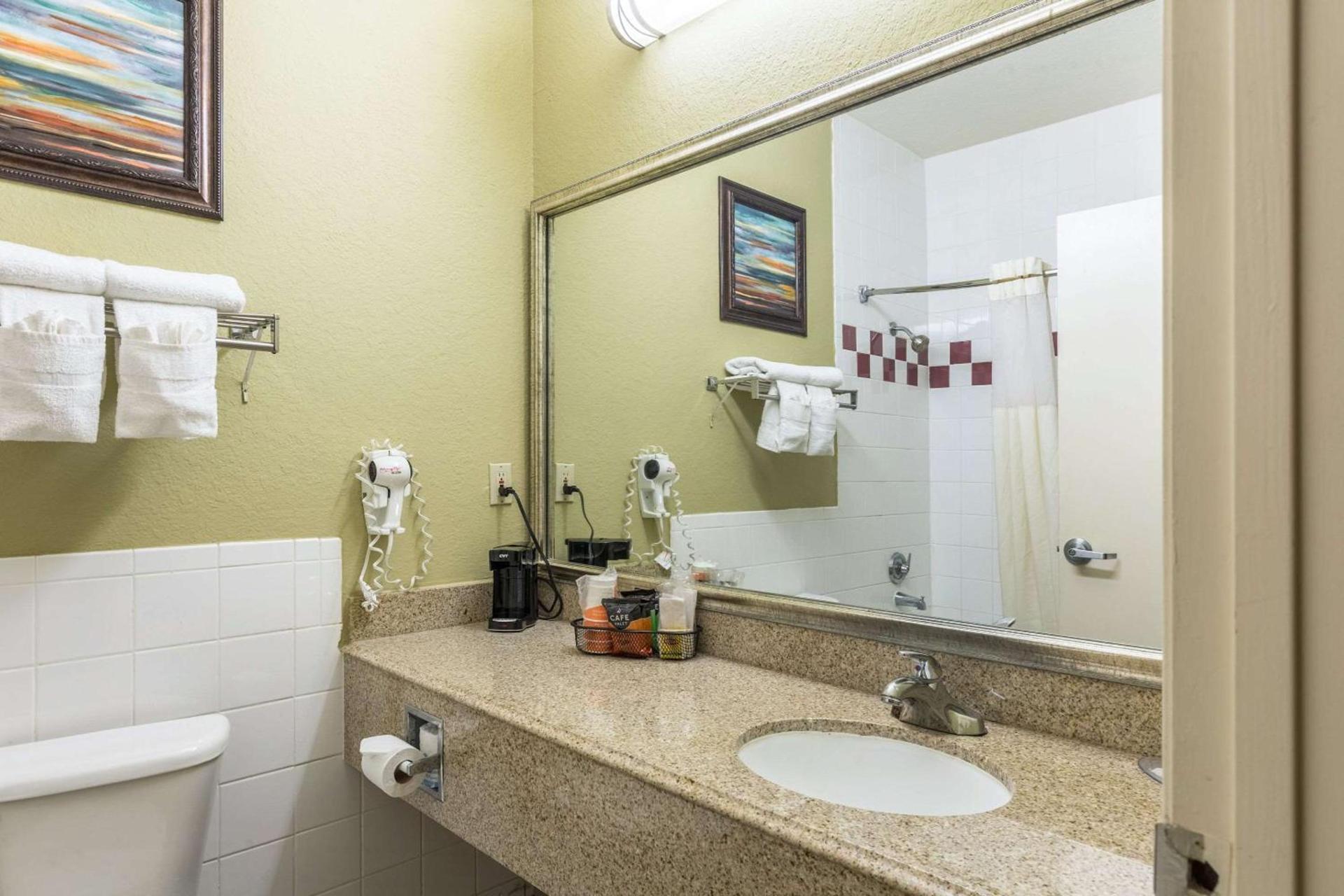 Studio 6 Suites Houston, TX - Spring photo 6
