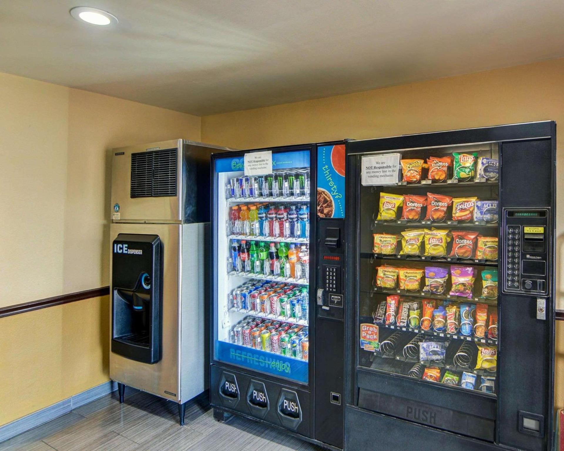Quality Inn DFW Airport North photo 30