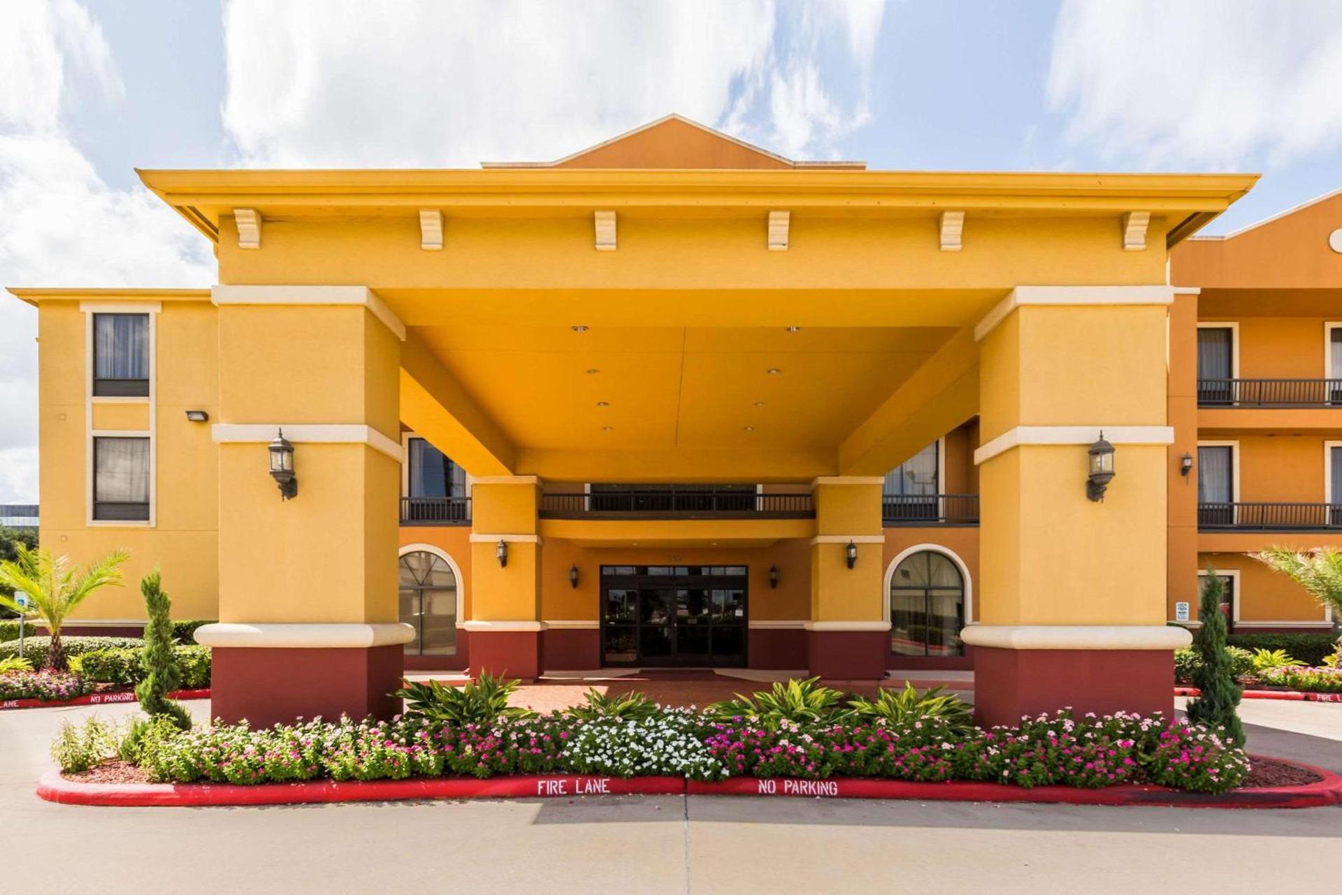 Comfort Suites Westchase Houston Energy Corridor photo 3