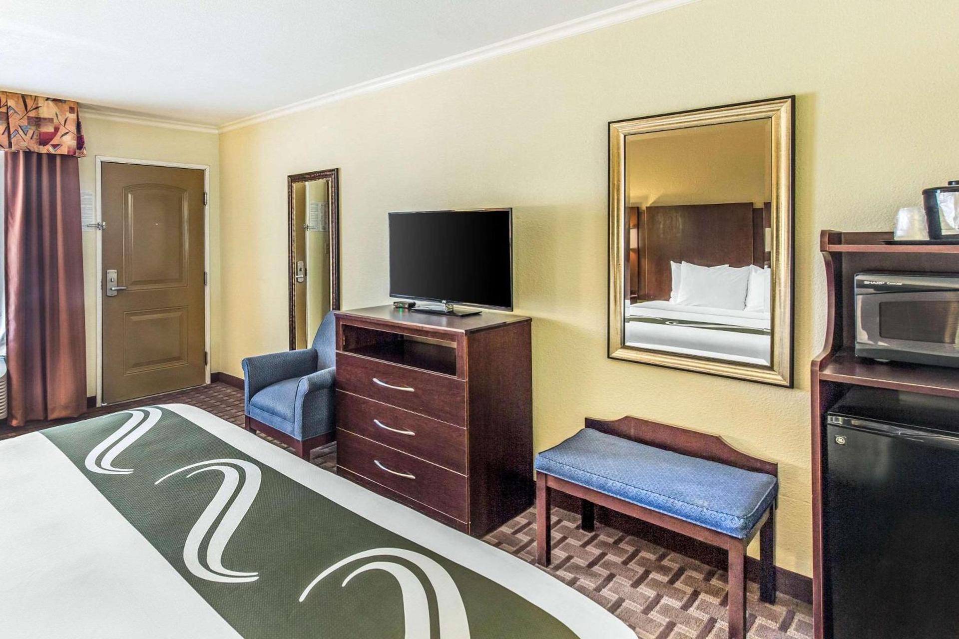 Quality Inn & Suites photo 24