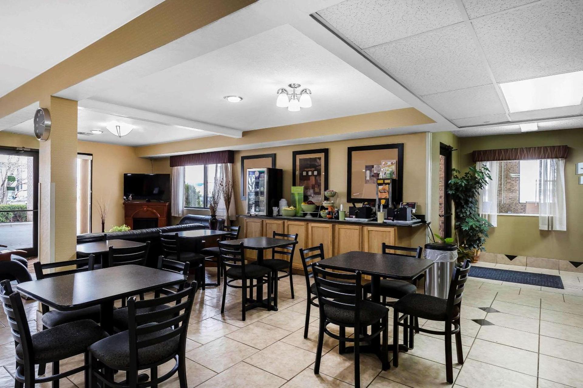 Quality Inn Dumas photo 25