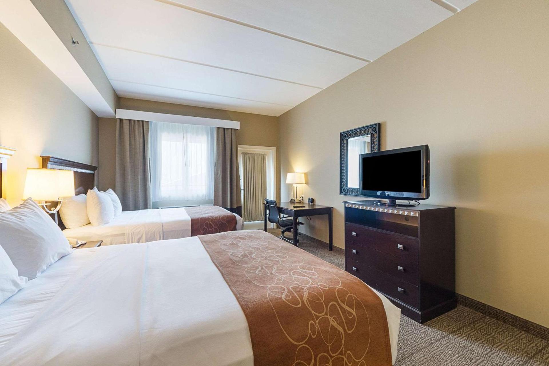 Comfort Suites Beachside photo 18