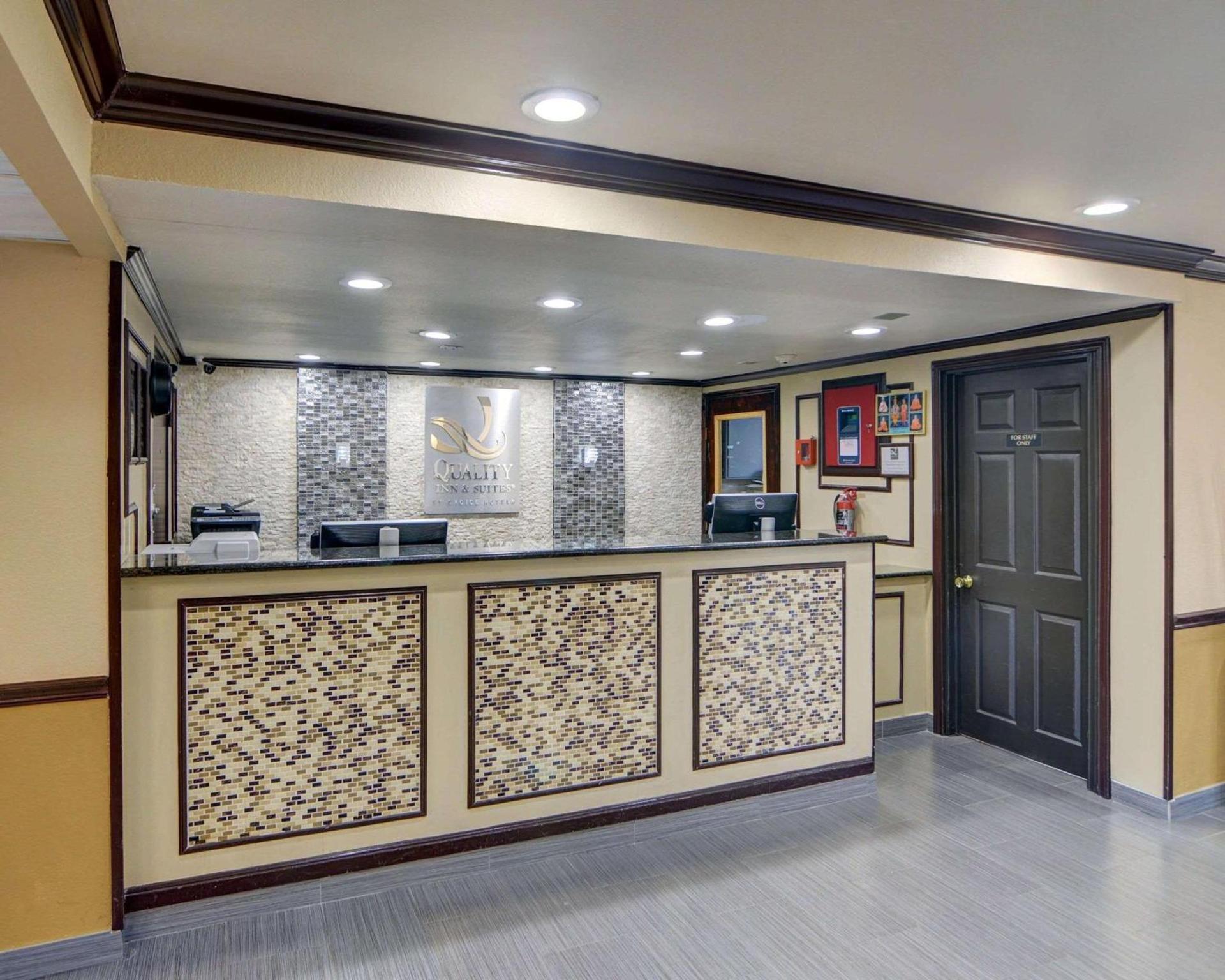 Quality Inn DFW Airport North photo 9