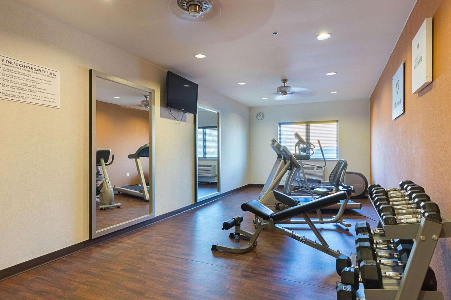 Comfort Suites Beachside photo 40