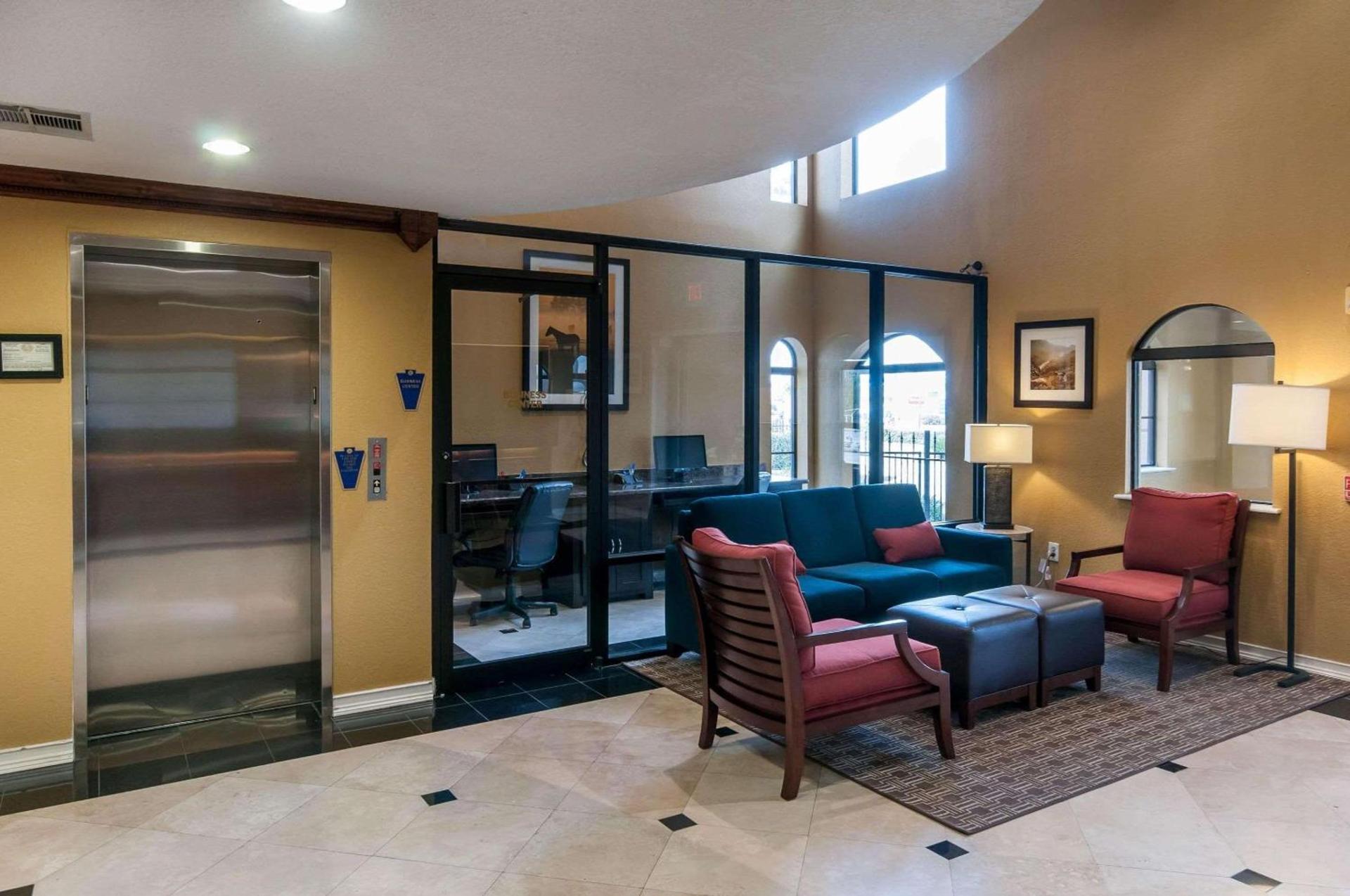 Comfort Inn North Conroe photo 7