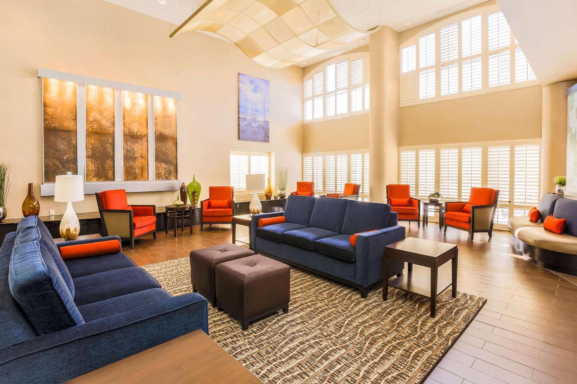 Comfort Suites DFW N-Grapevine photo 2