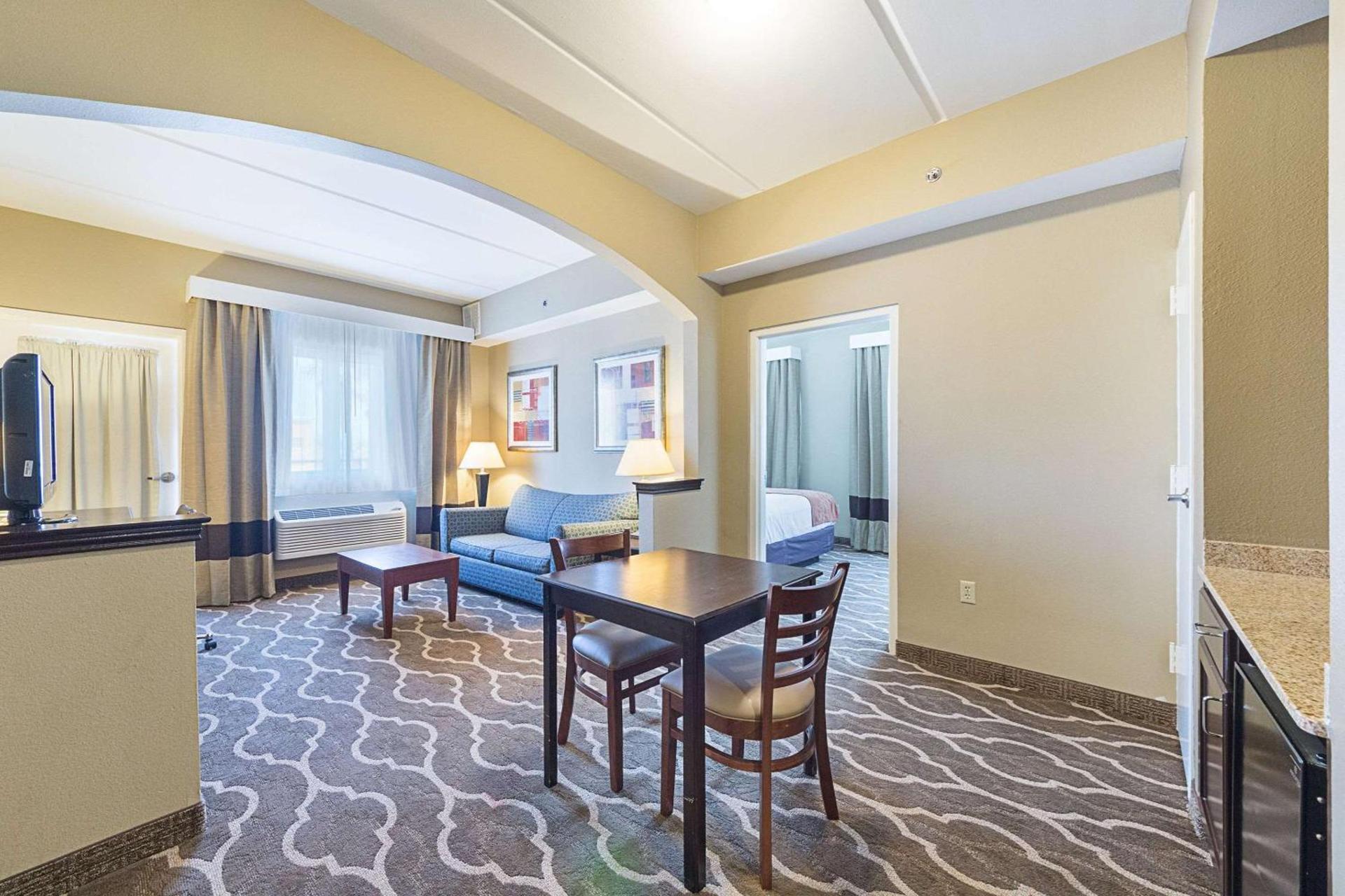 Comfort Suites Beachside photo 24