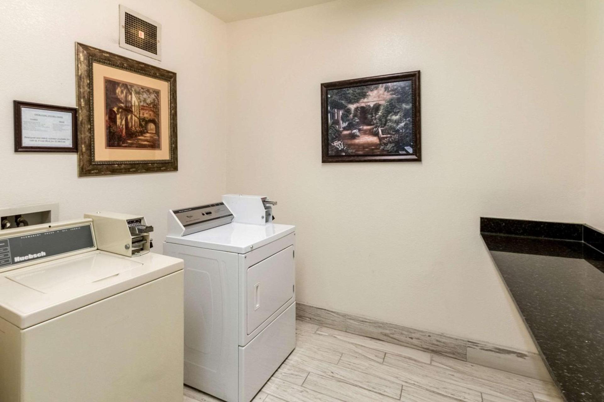 Quality Suites Burleson - Ft Worth photo 34