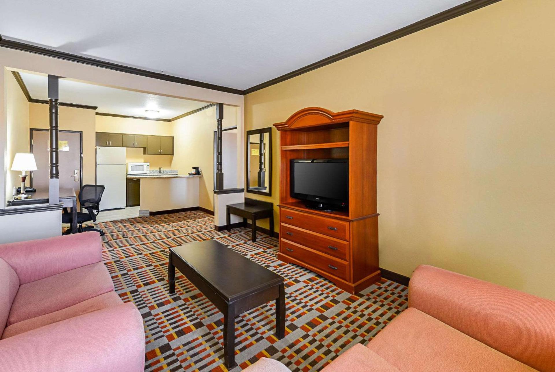 Quality Inn & Suites Lubbock South photo 26